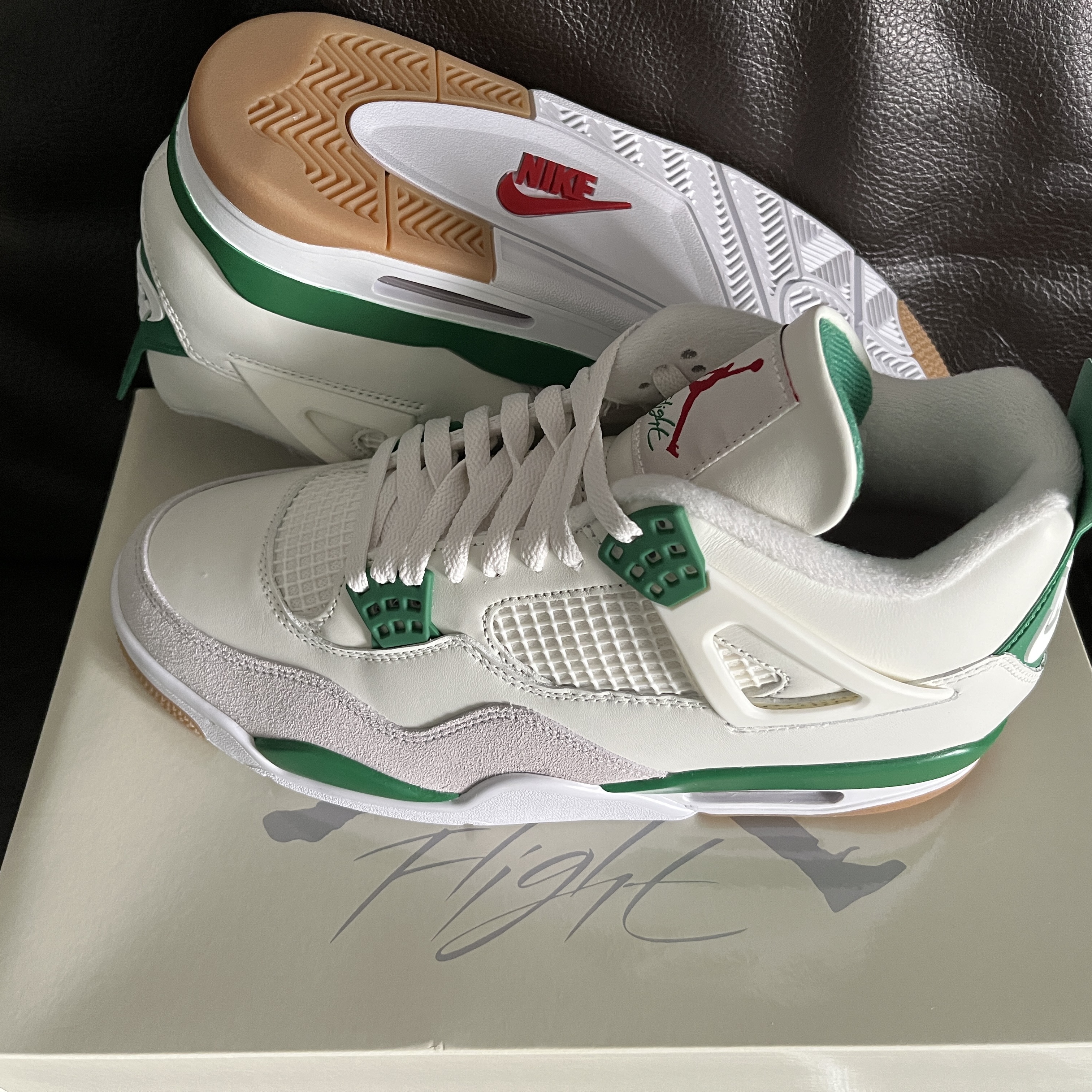 Jordan 4 x Nike SB Retro SP Pine Green 착용 스타일