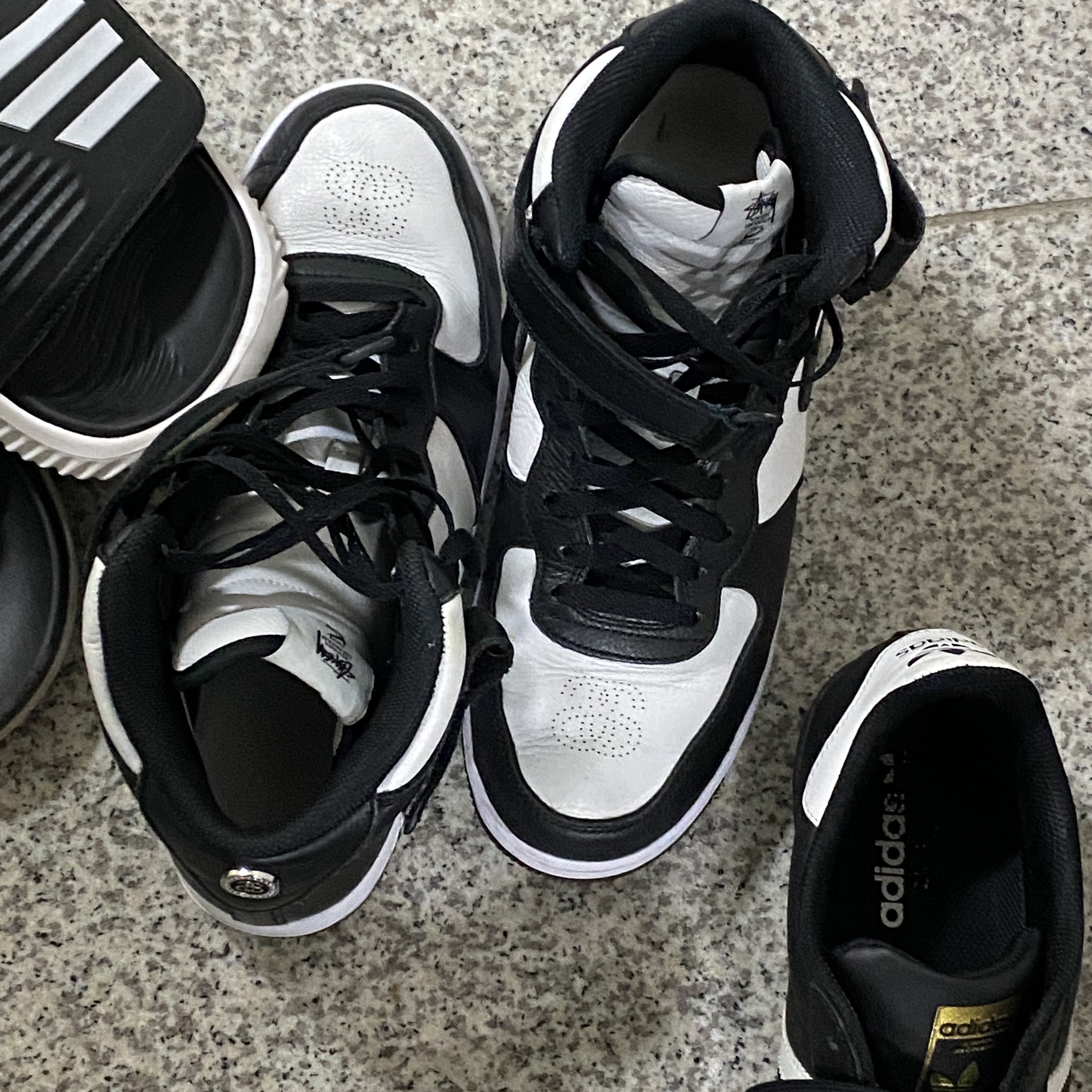 Nike x Stussy Air Force 1 '07 Mid SP Black and Light Bone 착용 스타일