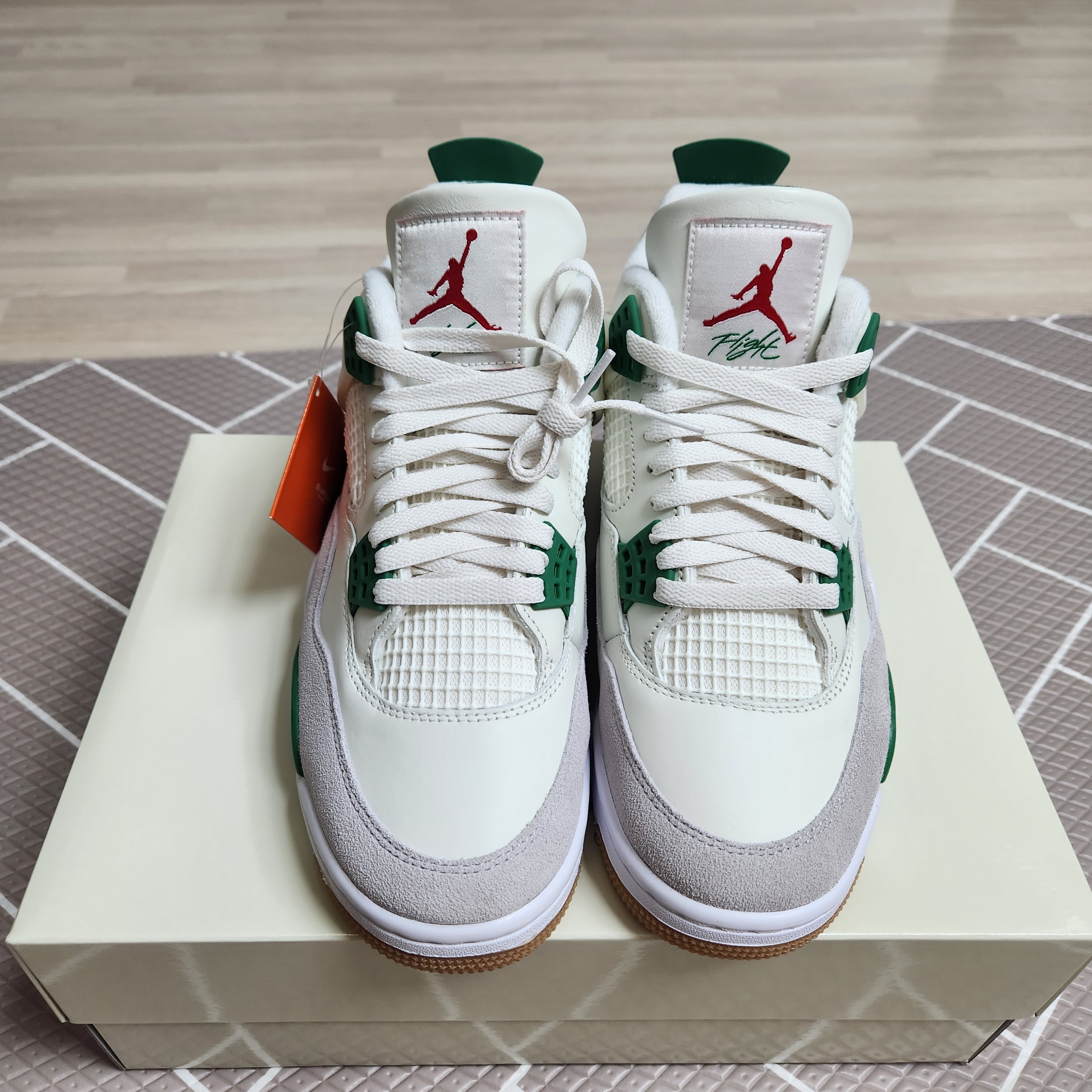 Jordan 4 x Nike SB Retro SP Pine Green 착용 스타일 - 3