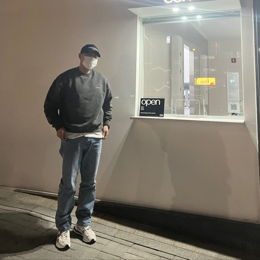 IAB Studio Pigment Sweatshirt & Mini Bag Black, Wooyoungmi Cordura Embroidered Ball Cap Black - 22FW 착용 스타일