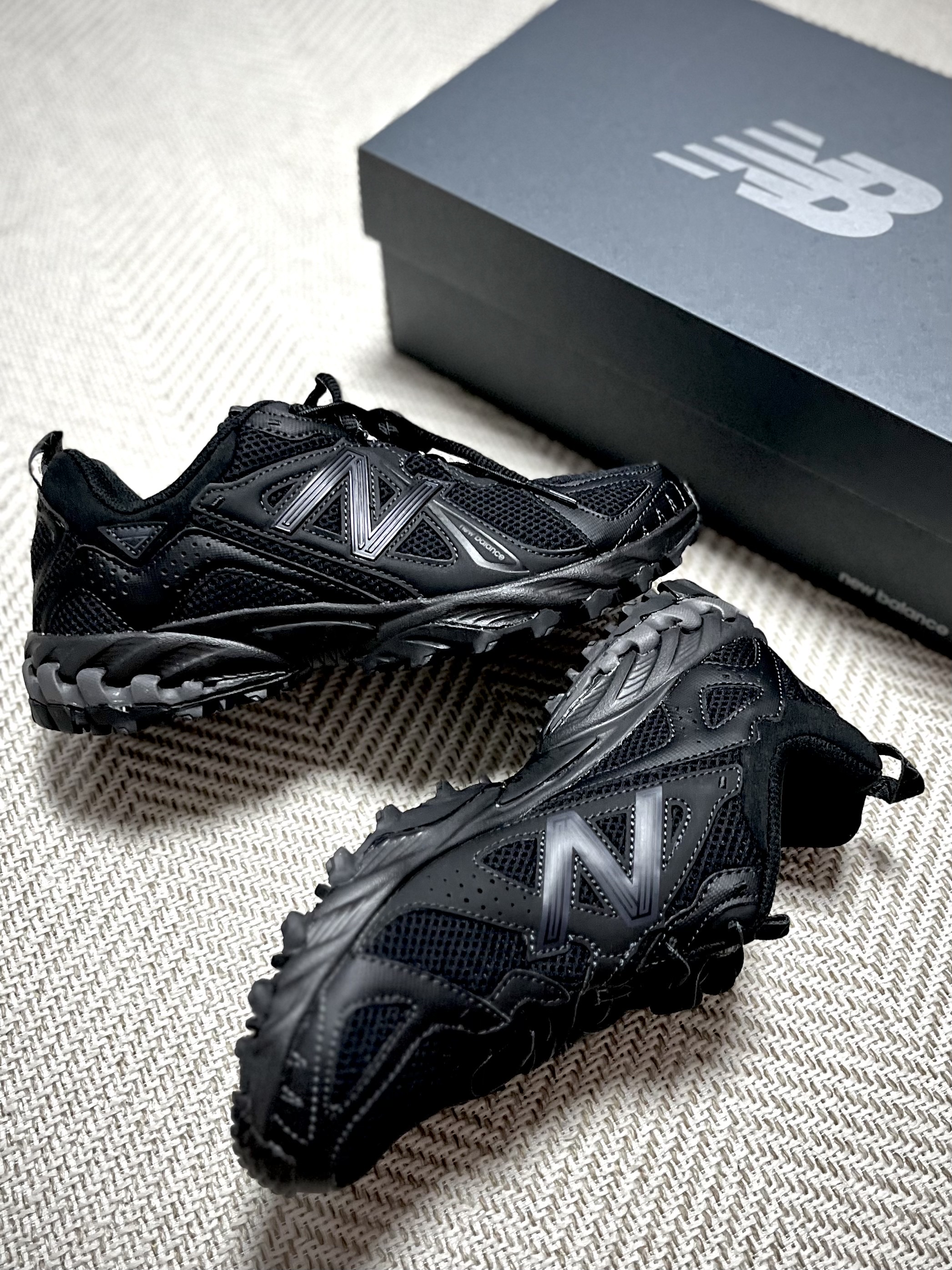 New Balance ML610T Black 착용 스타일