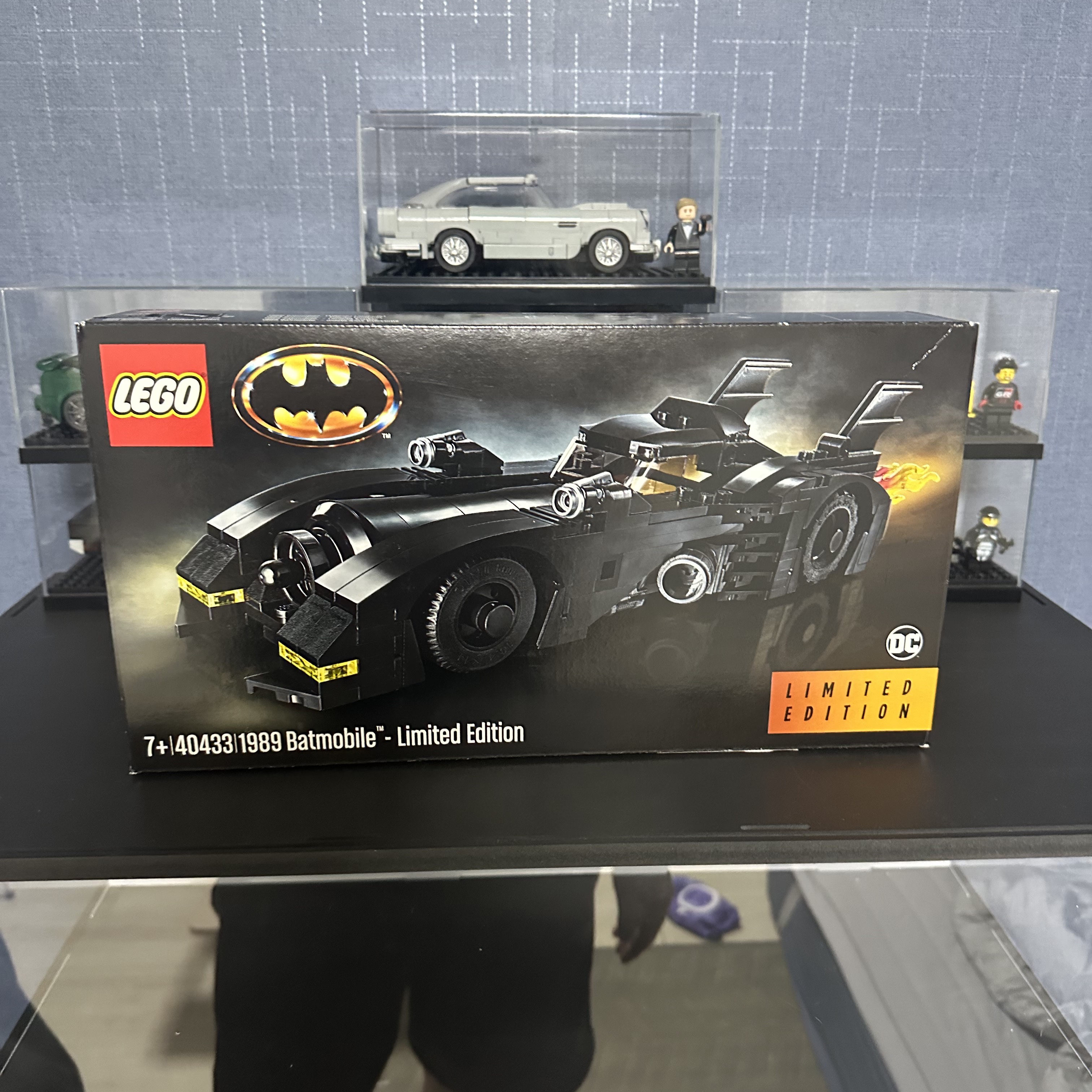Lego DC Comics 1989 Batmobile Limited Edition 착용 스타일 - 1