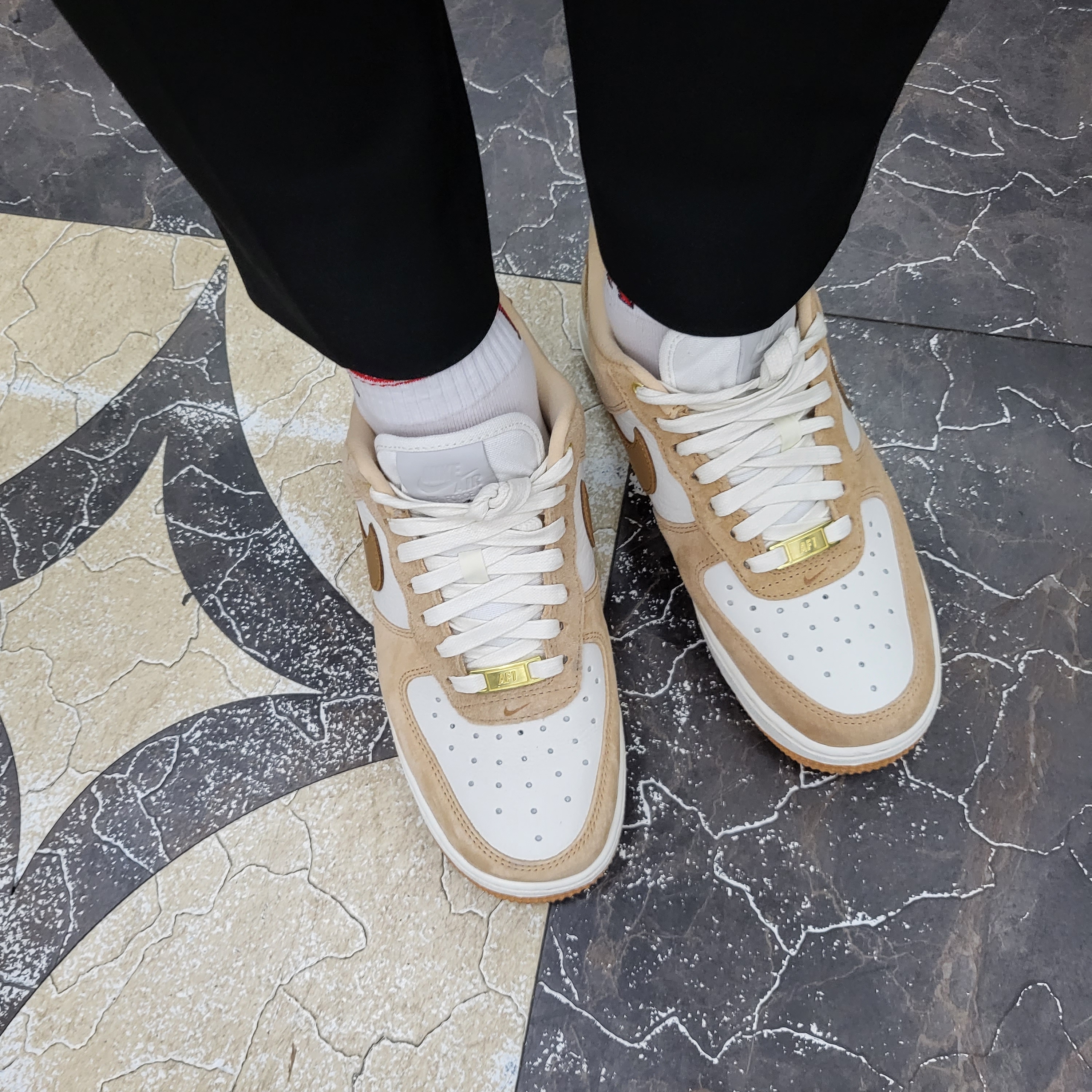 (W) Nike Air Force 1 LXX Flax 착용 스타일