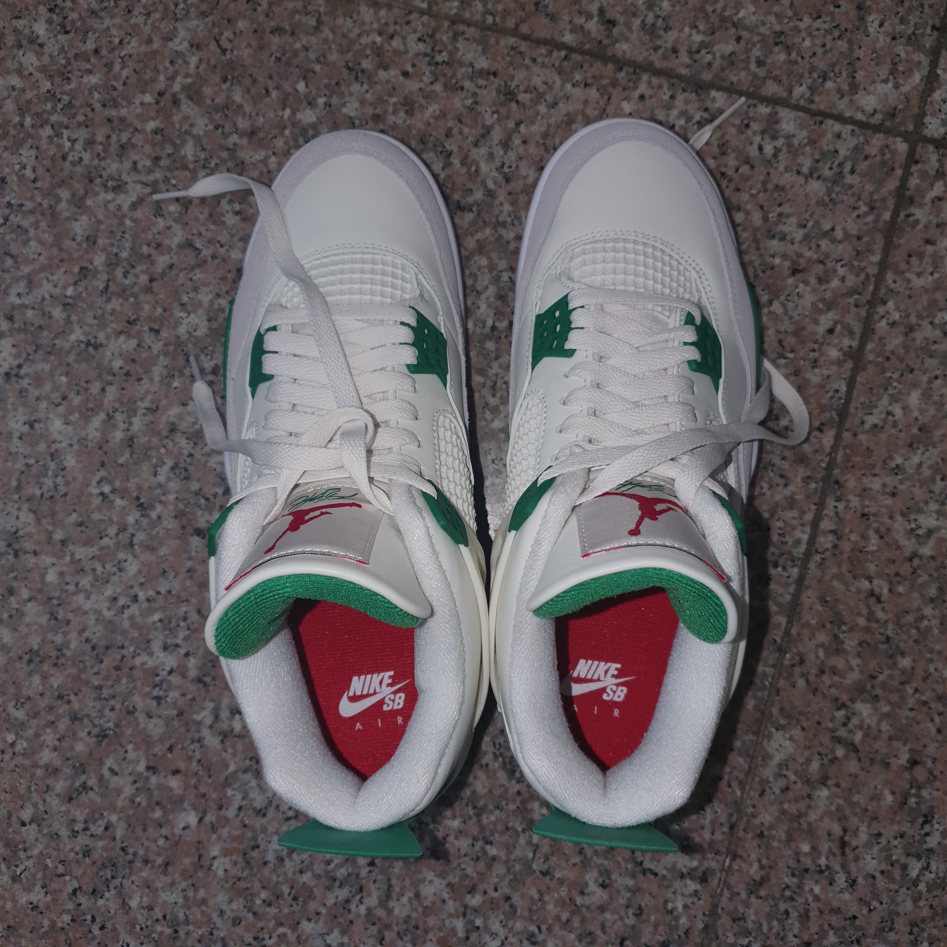 Jordan 4 x Nike SB Retro SP Pine Green 착용 스타일 - 3