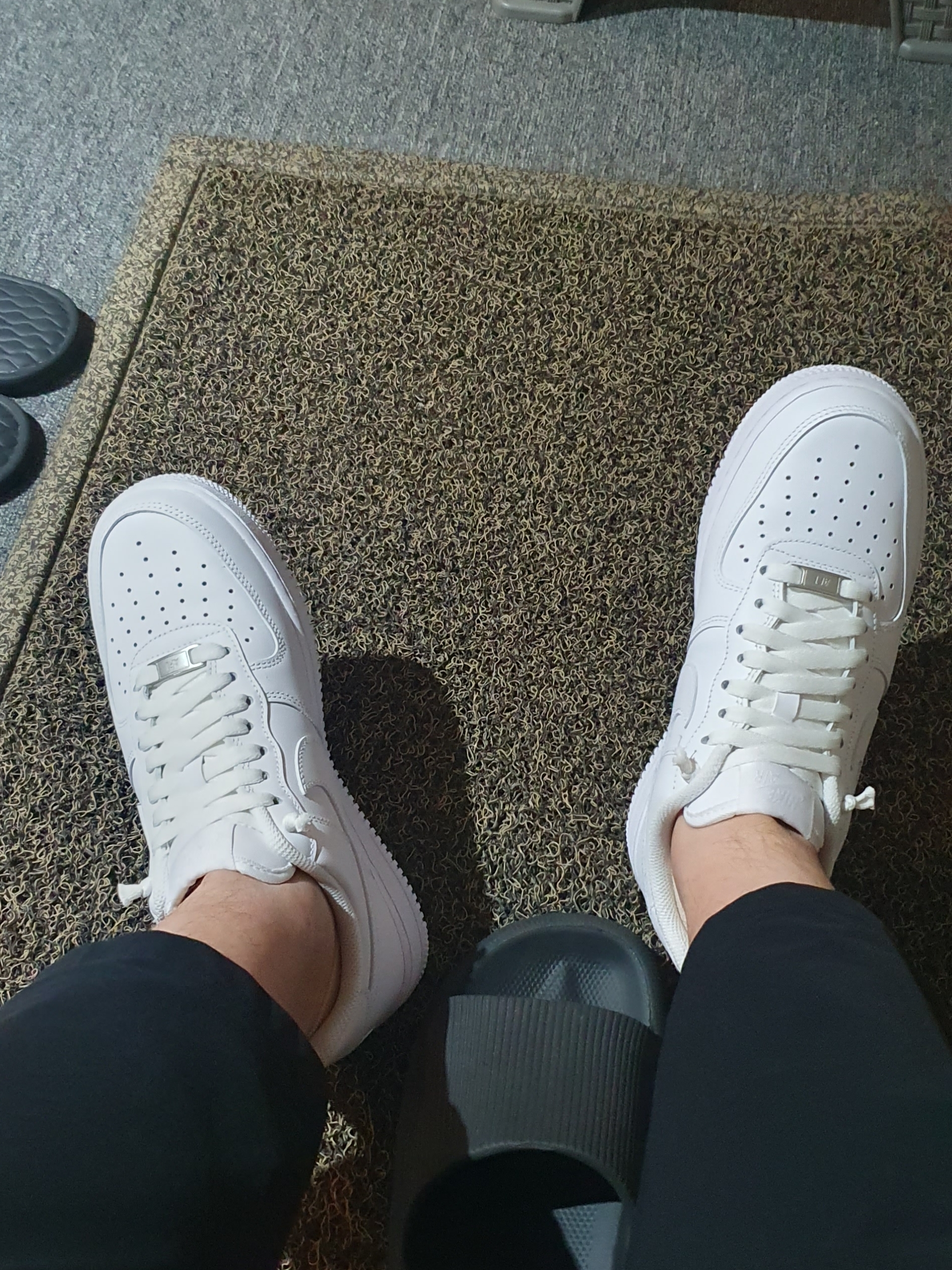 Nike Air Force 1 '07 Low White 착용 스타일