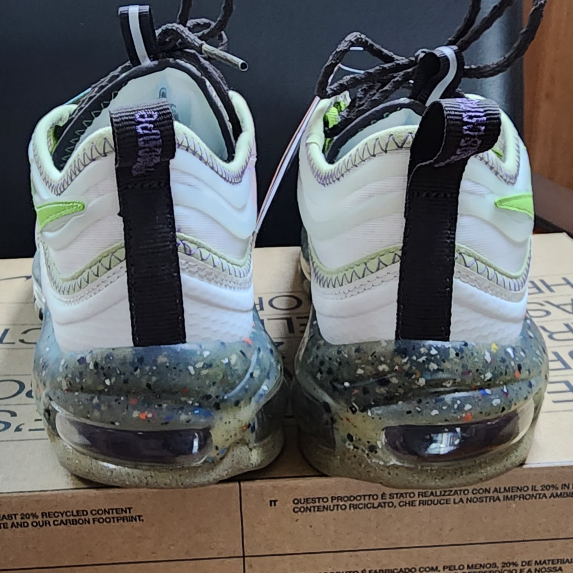 Nike Air Max Terrascape 97 Phantom and Vivid Green 착용 스타일 - 3