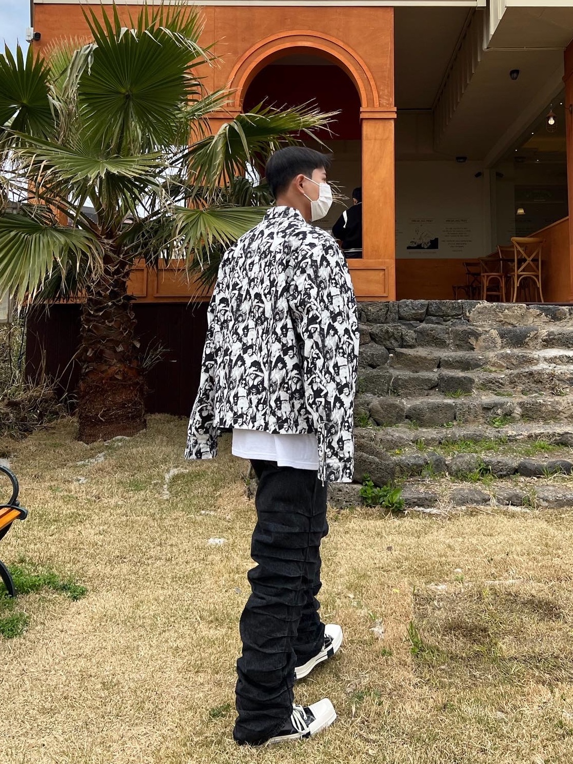 Diesel 1DR Shoulder Bag in Nappa Leather White, Stussy Beach Mob Bing Jacket Black 착용 스타일 - 2