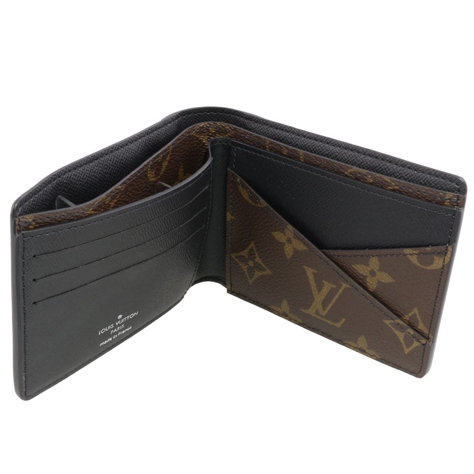 Louis Vuitton Multiple Wallet Monogram 착용 스타일