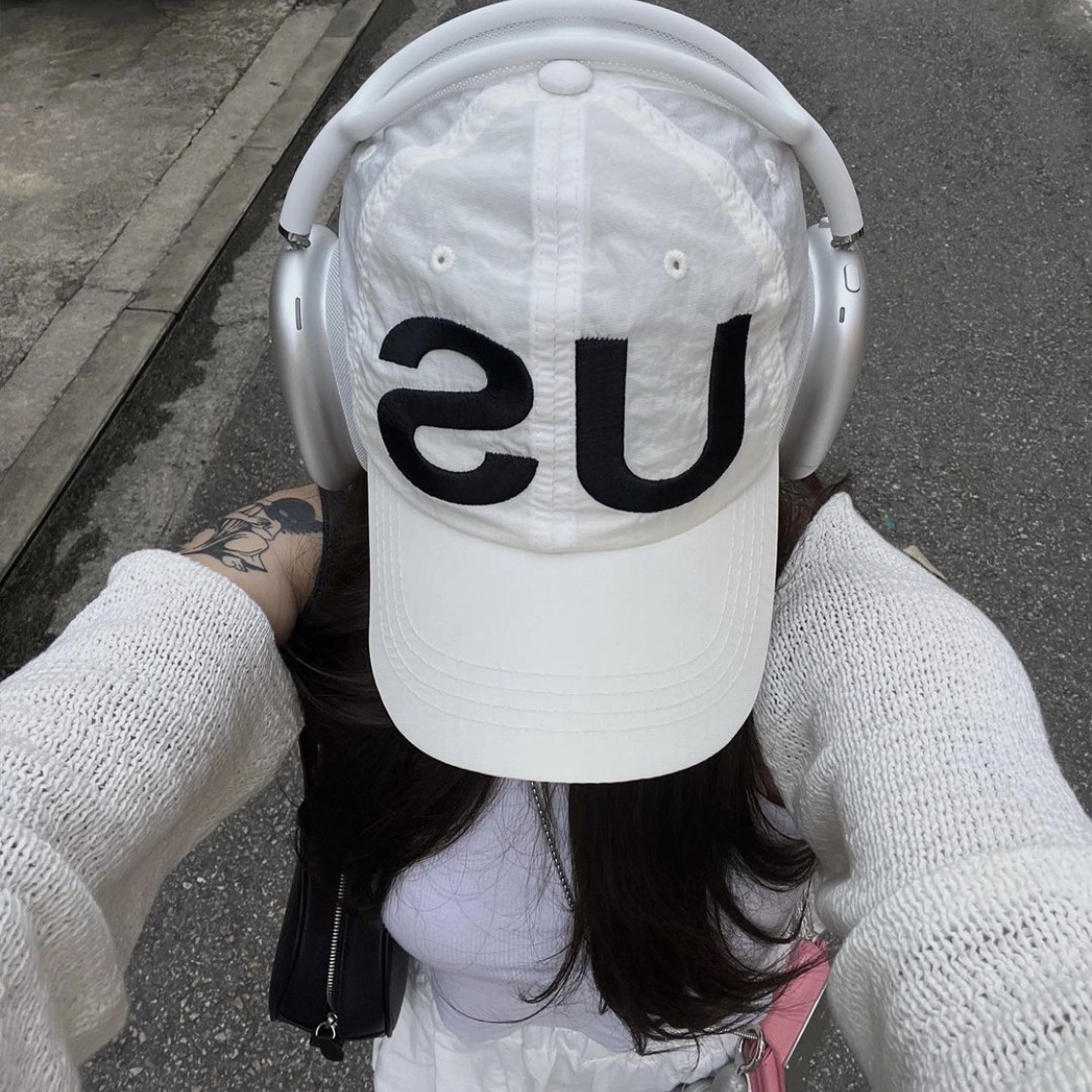 s/e/o Us Cap Ivory, Apple AirPods Max Lightning Silver (Korean Ver.) 착용 스타일