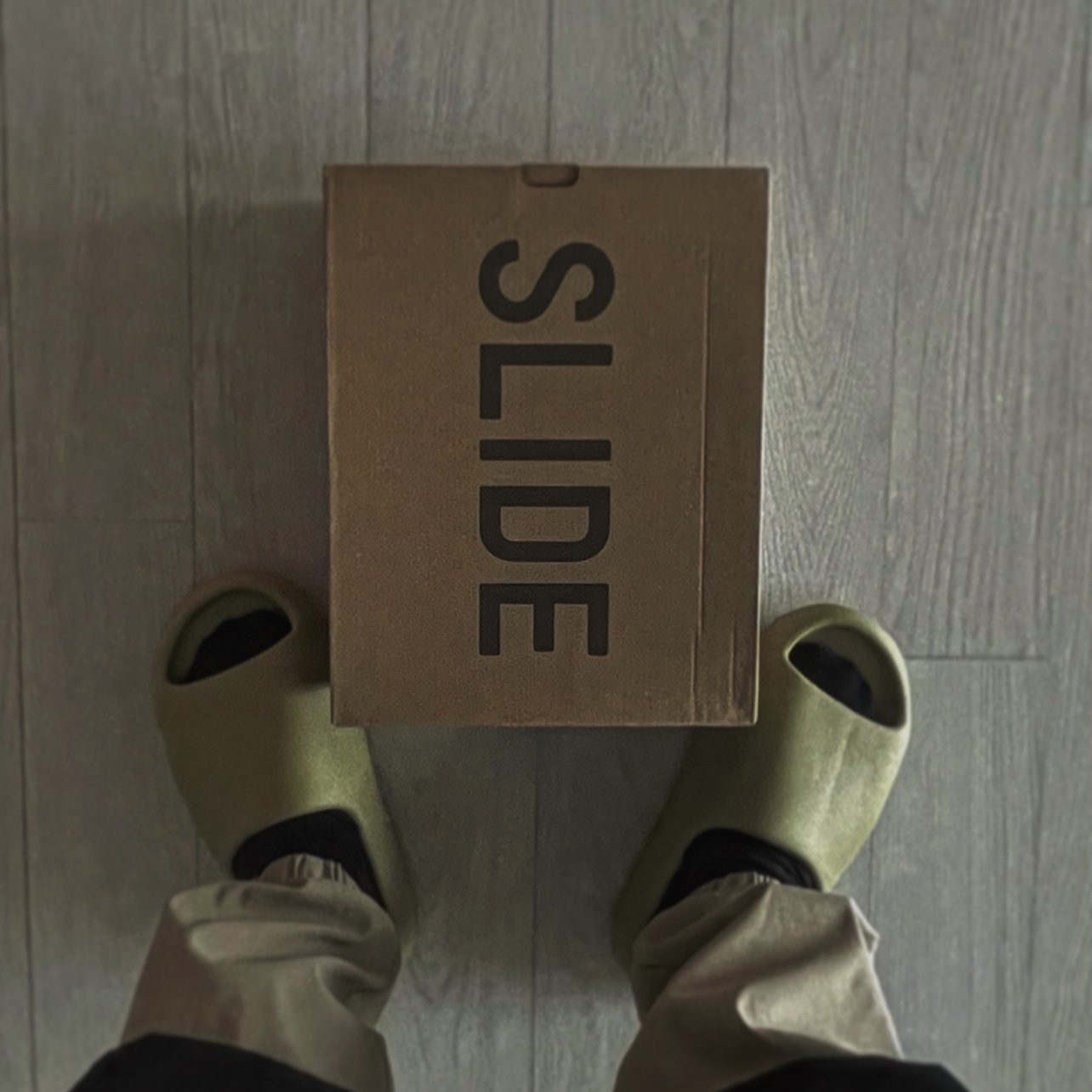 Adidas Yeezy Slide Resin 2022 착용 스타일