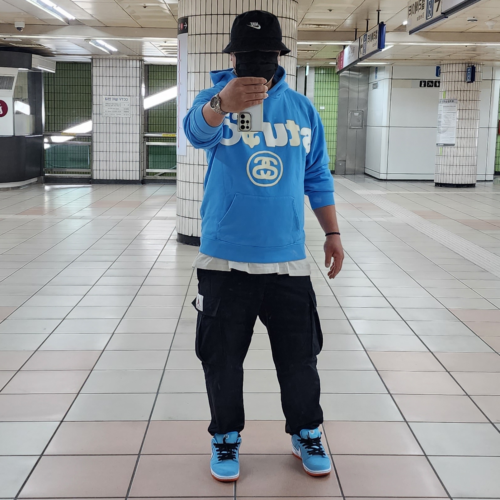 Stussy x Cactus Plant Flea Market 8 Ball Pigment Dyed Hoodie Blue, Nike SB Dunk Low Pro Blue Chill 착용 스타일