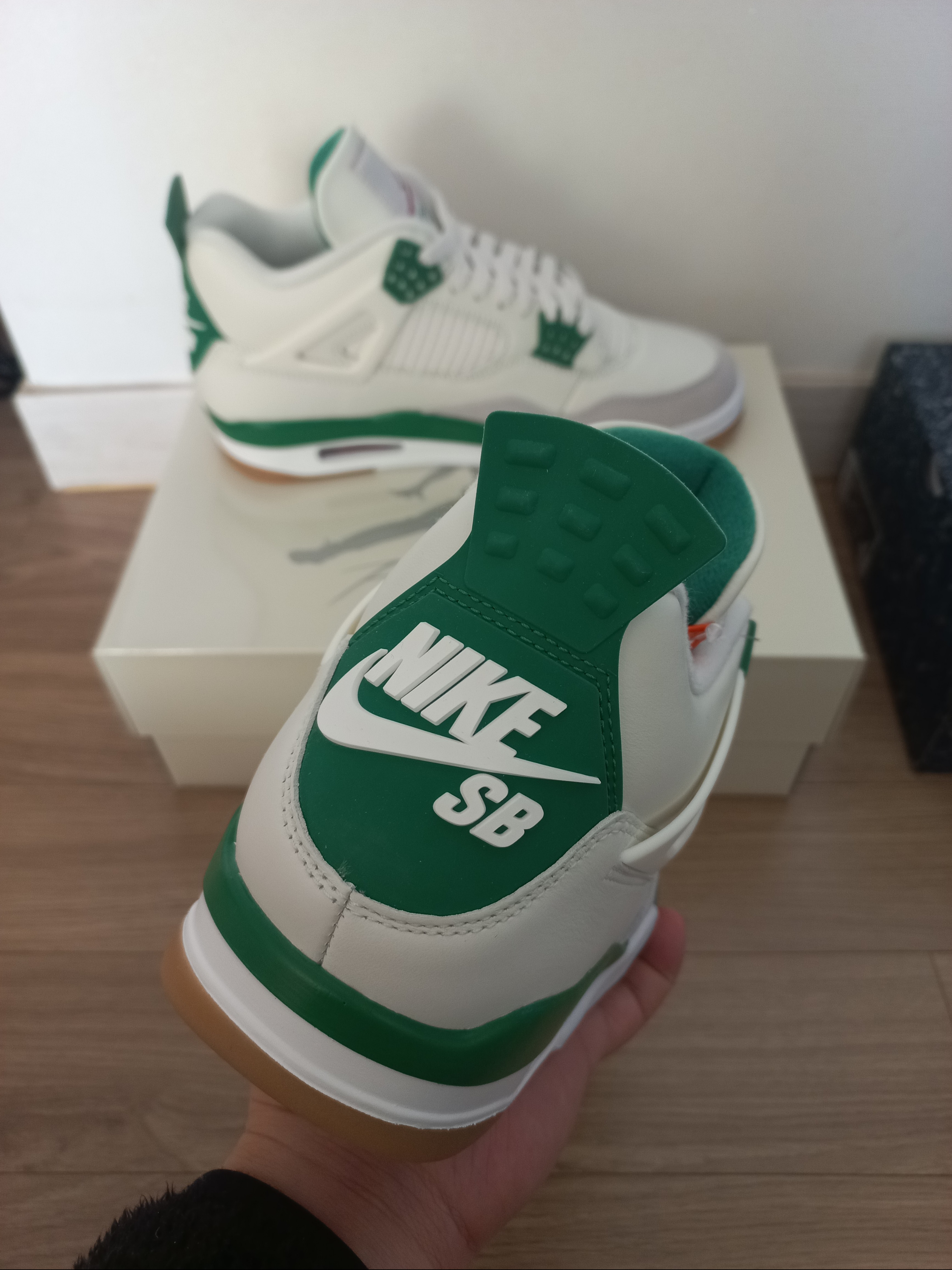 Jordan 4 x Nike SB Retro SP Pine Green, Jordan 4 Retro Midnight Navy 착용 스타일 - 2