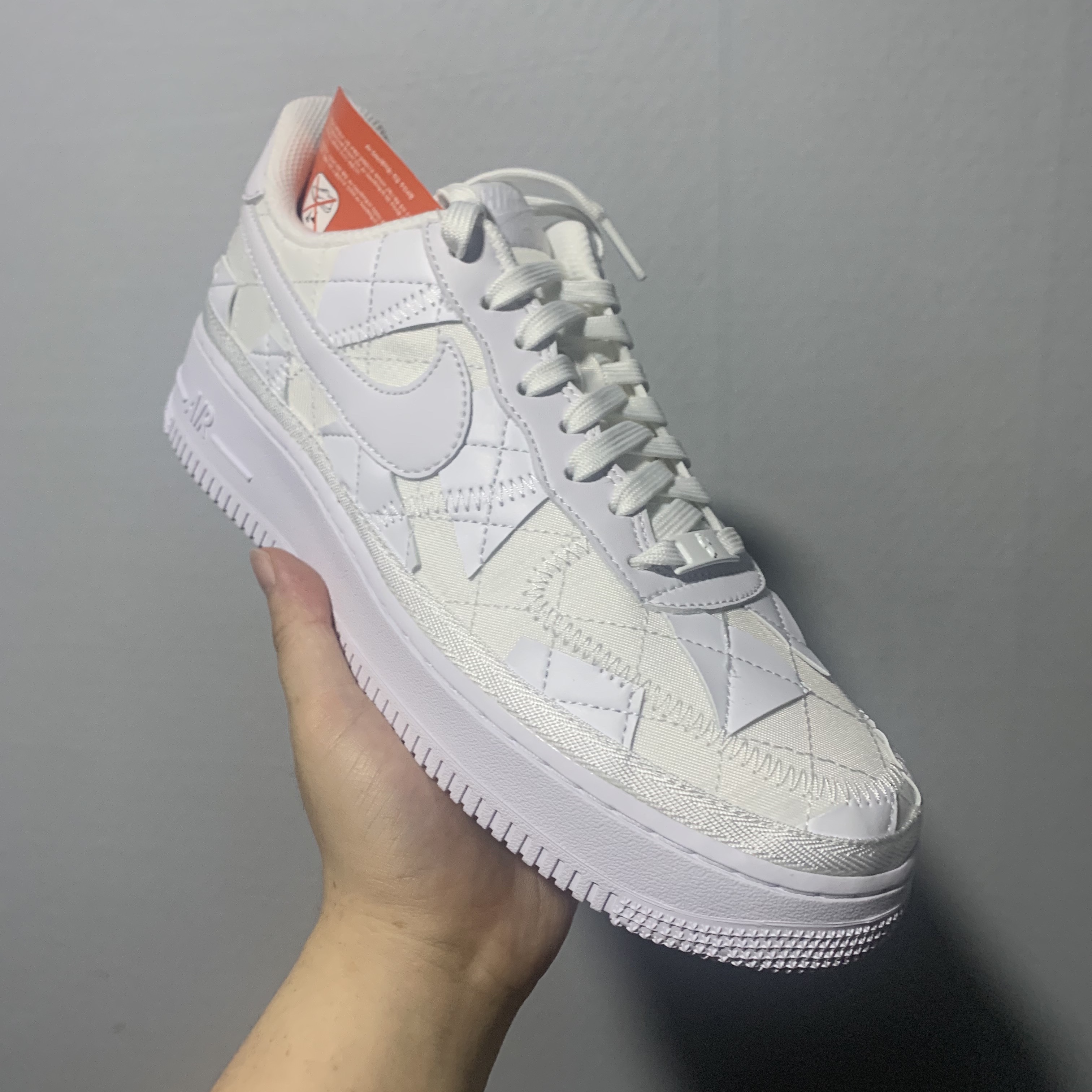 Nike x Billie Eilish Air Force 1 Low SP Triple White 착용 스타일 - 3