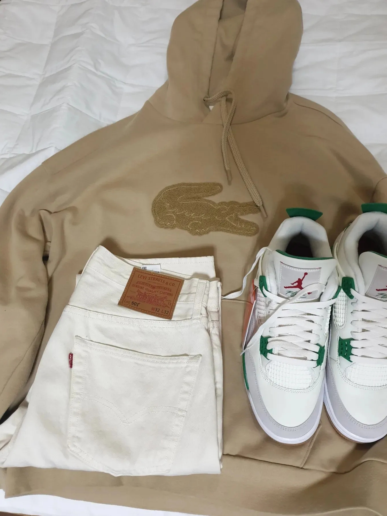 Jordan 4 x Nike SB Retro SP Pine Green, Jordan 1 Retro High OG University Gold Light Bordeaux 착용 스타일 - 2