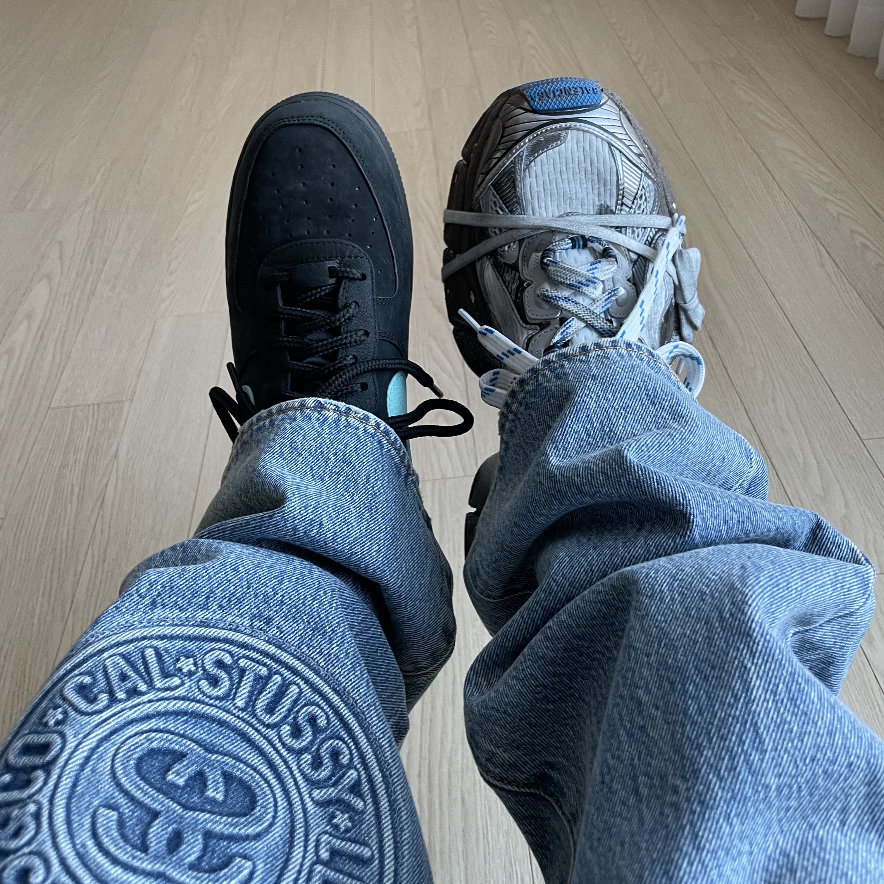 Nike x Tiffany & Co. Air Force 1 Low SP 1837, Balenciaga 3XL Sneakers Worn Out Grey White Blue 착용 스타일 - 3
