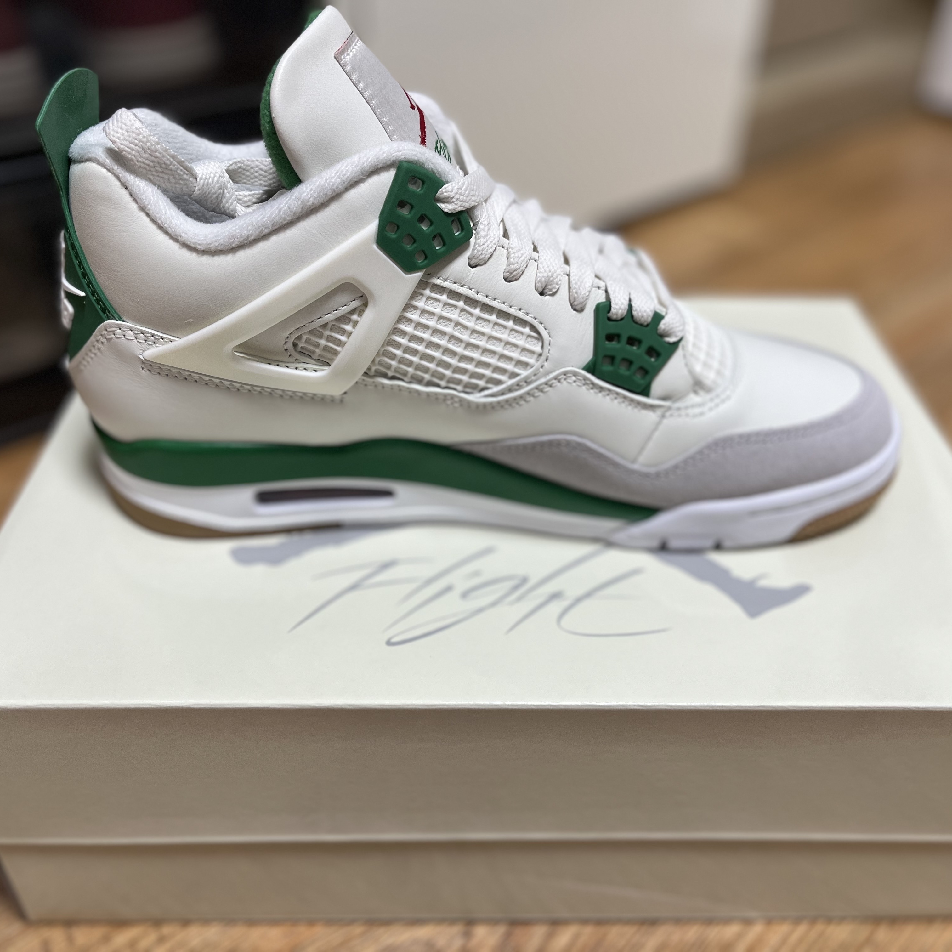 Jordan 4 x Nike SB Retro SP Pine Green 착용 스타일 - 2
