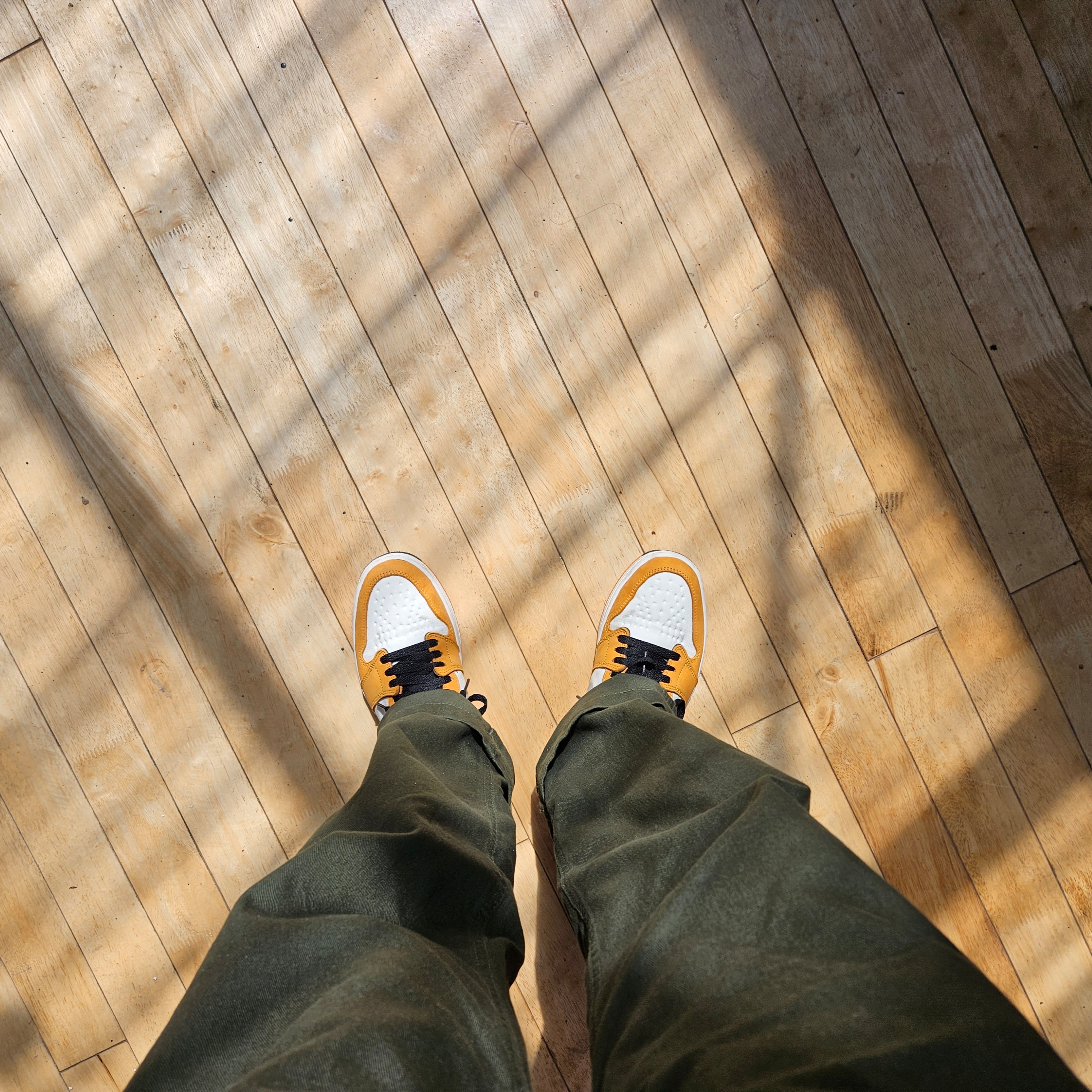 Jordan 1 Element Gore-Tex Light Curry 착용 스타일