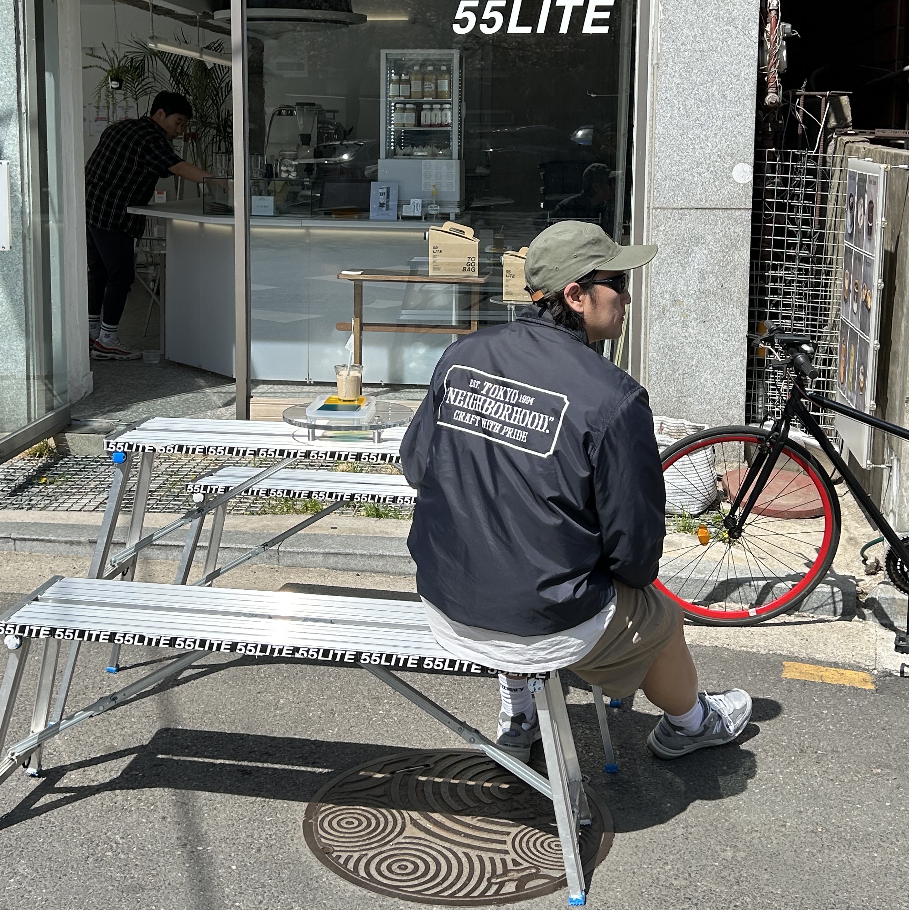 New Balance 992 Made in USA Grey - D Standard, Nike x Stussy NRG Crew Socks White Black 착용 스타일 - 1