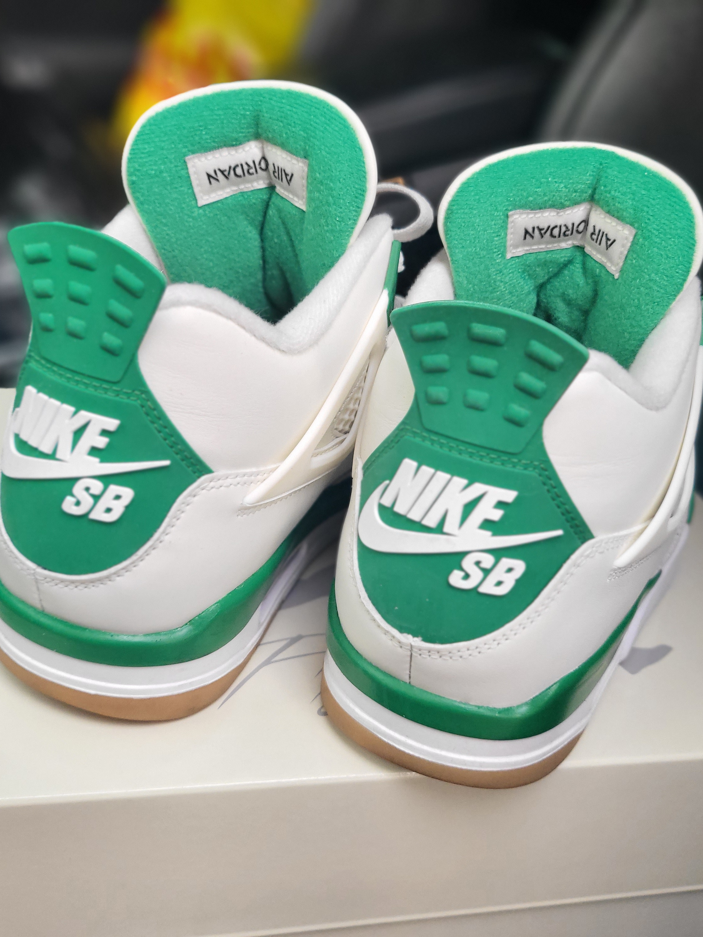 Jordan 4 x Nike SB Retro SP Pine Green 착용 스타일 - 3