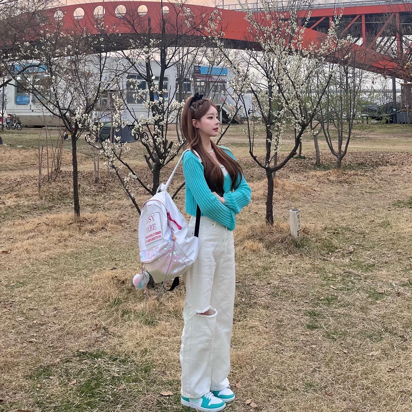 (W) Jordan 1 Mid Washed Teal Mint Foam 착용 스타일 - 2