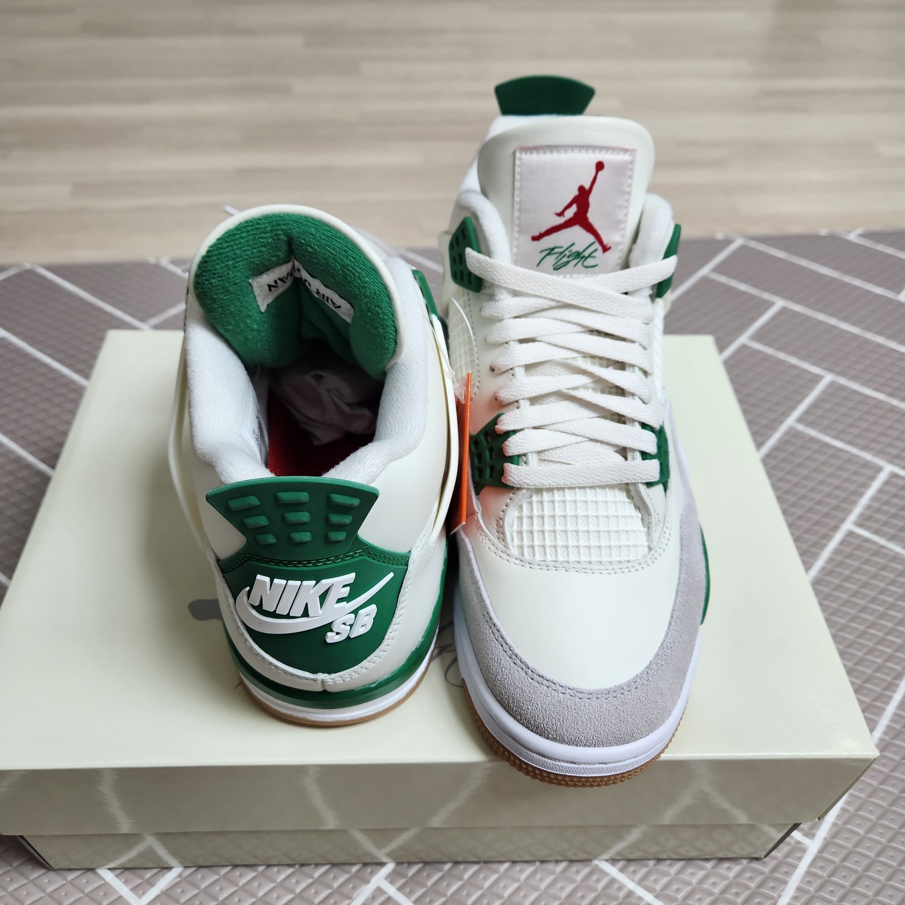 Jordan 4 x Nike SB Retro SP Pine Green 착용 스타일 - 4