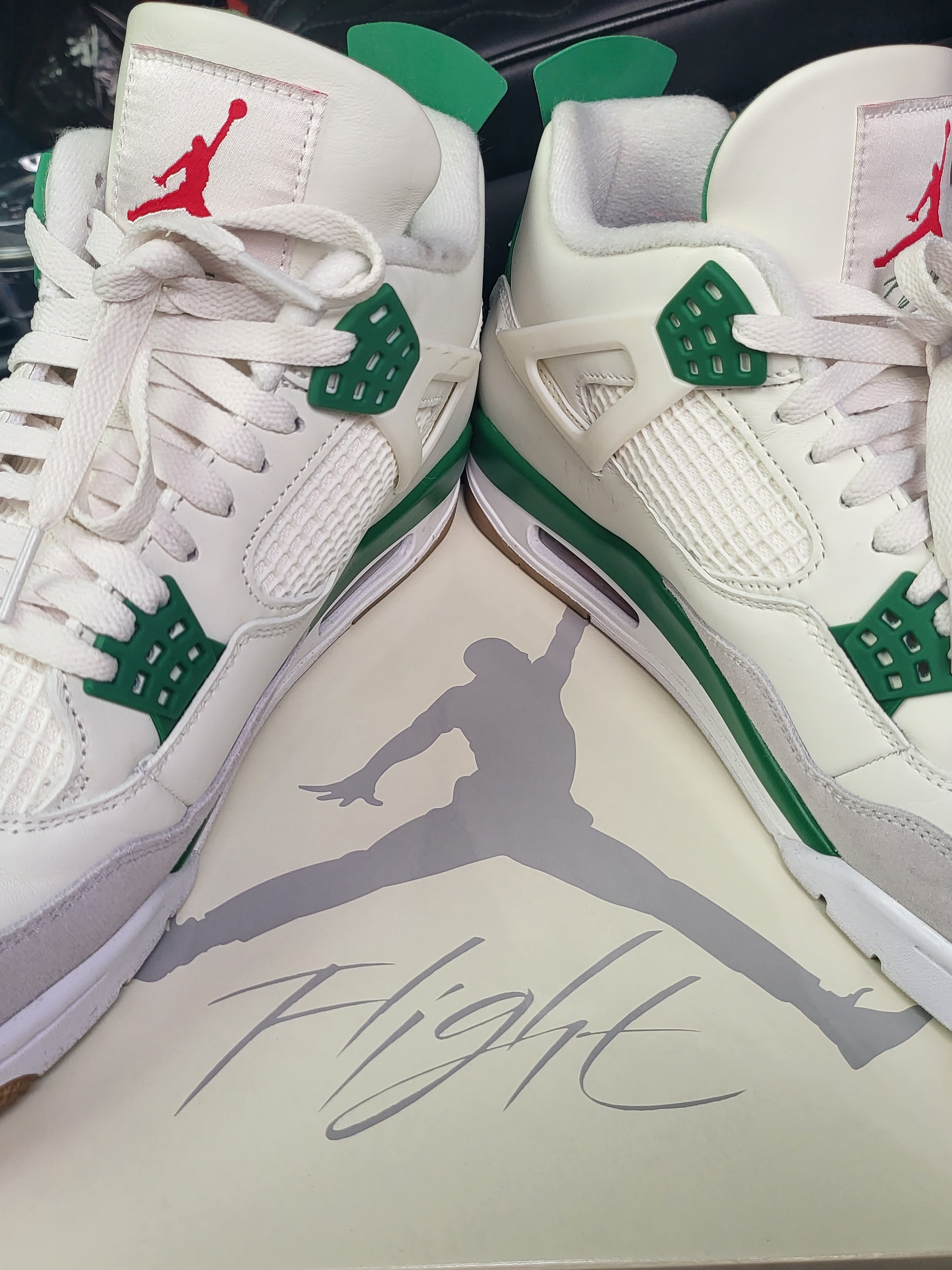 Jordan 4 x Nike SB Retro SP Pine Green 착용 스타일 - 1