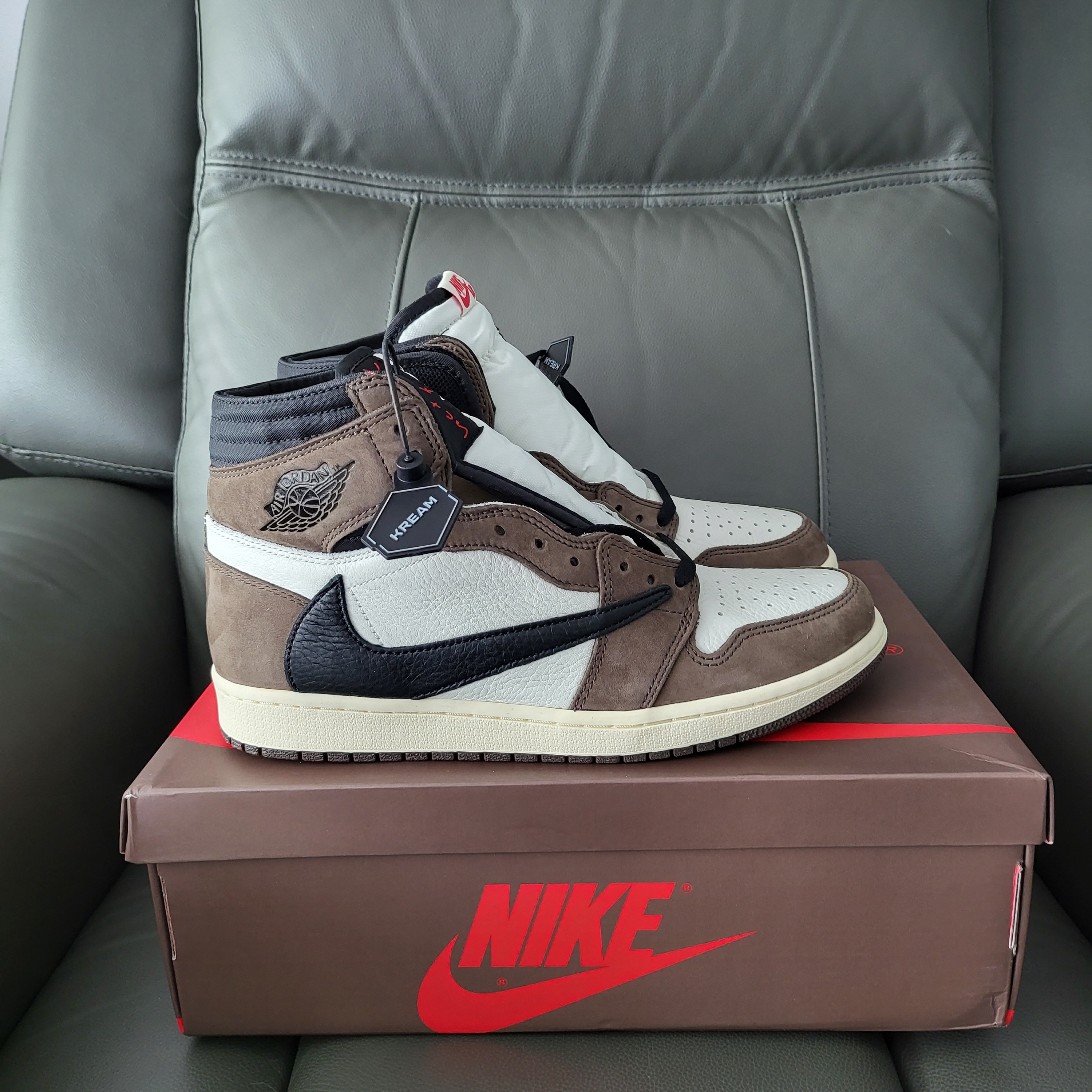 Jordan 1 x Travis Scott Retro High OG SP Mocha 착용 스타일