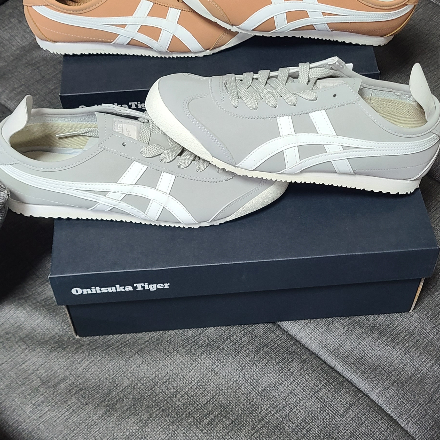 Onitsuka Tiger Mexico 66 Oyster Grey 착용 스타일 - 2