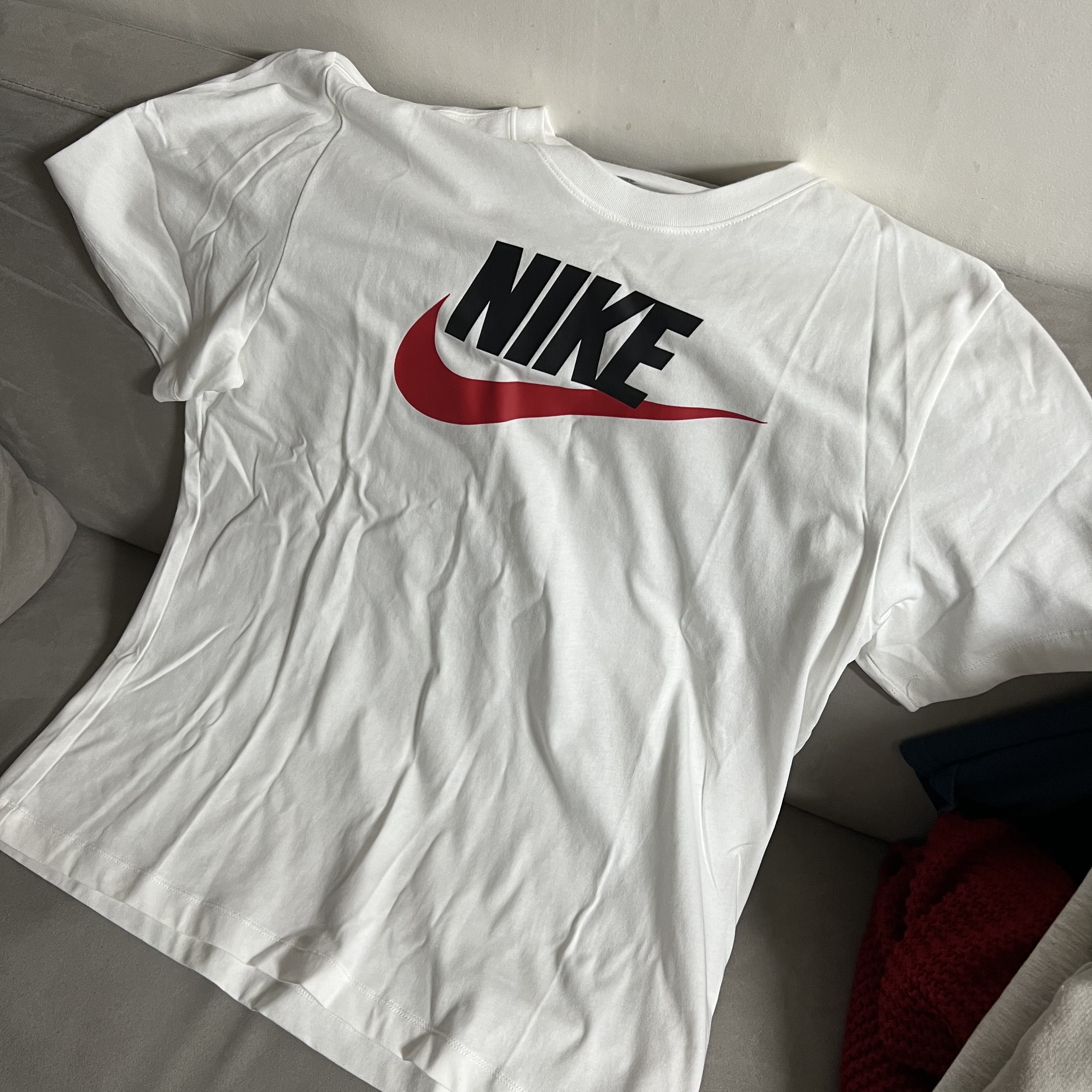 Nike NSW Icon Futura T-Shirt White - Asia 착용 스타일