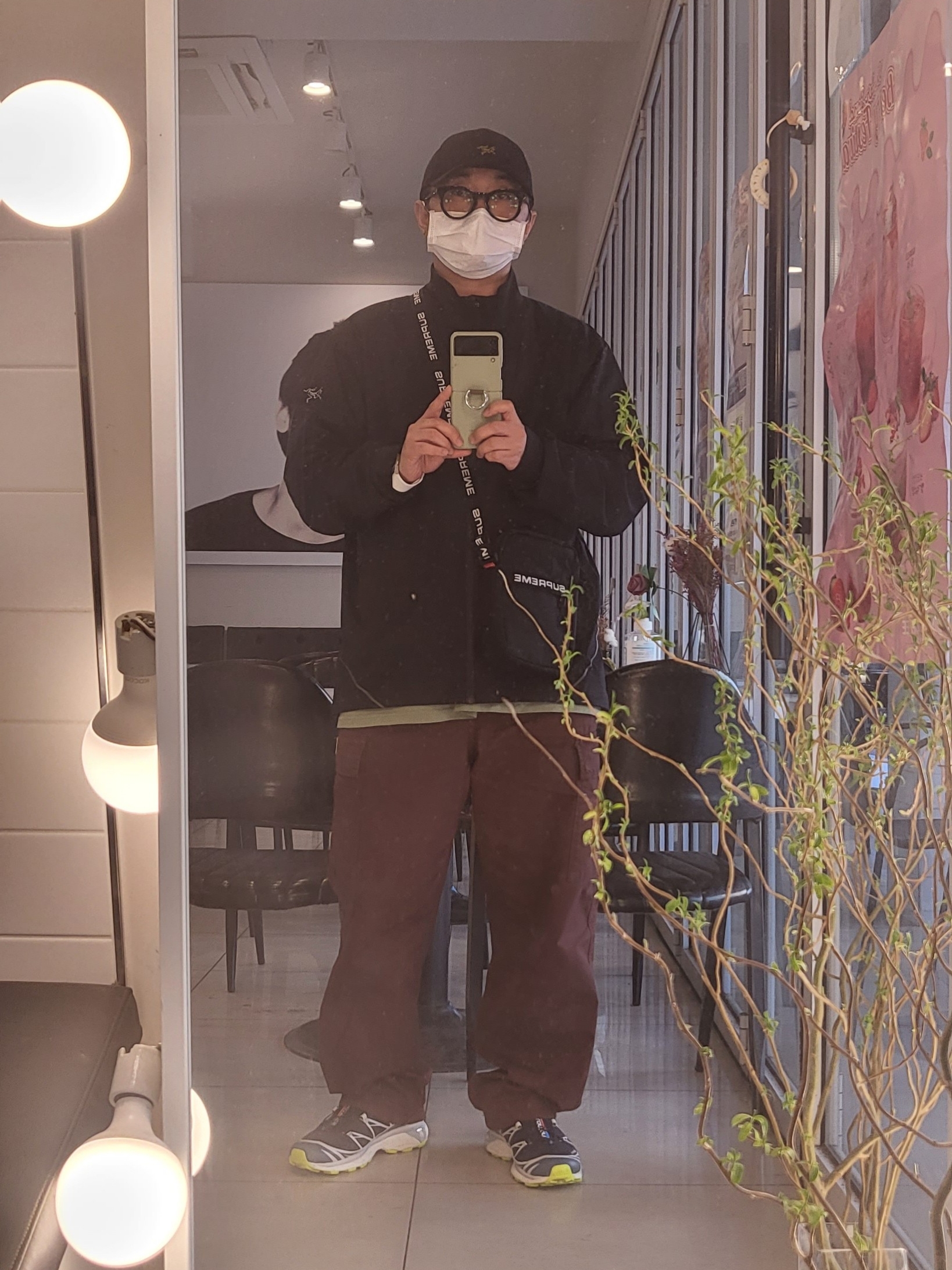 Supreme Shoulder Bag Black - 22FW, Salomon XT-6 Gore-Tex Night Sky 착용 스타일