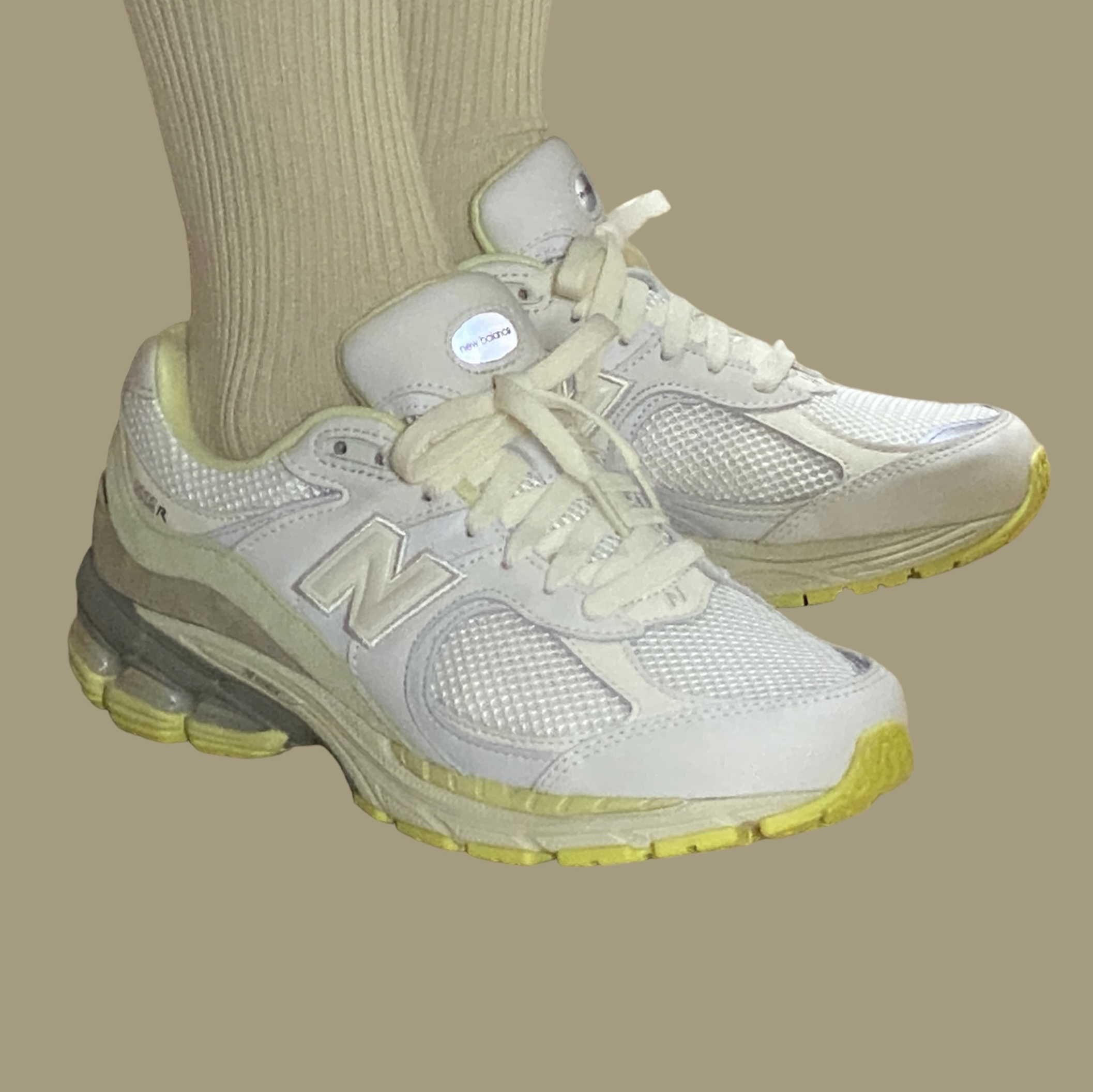 New Balance x Auralee 2002R White 착용 스타일