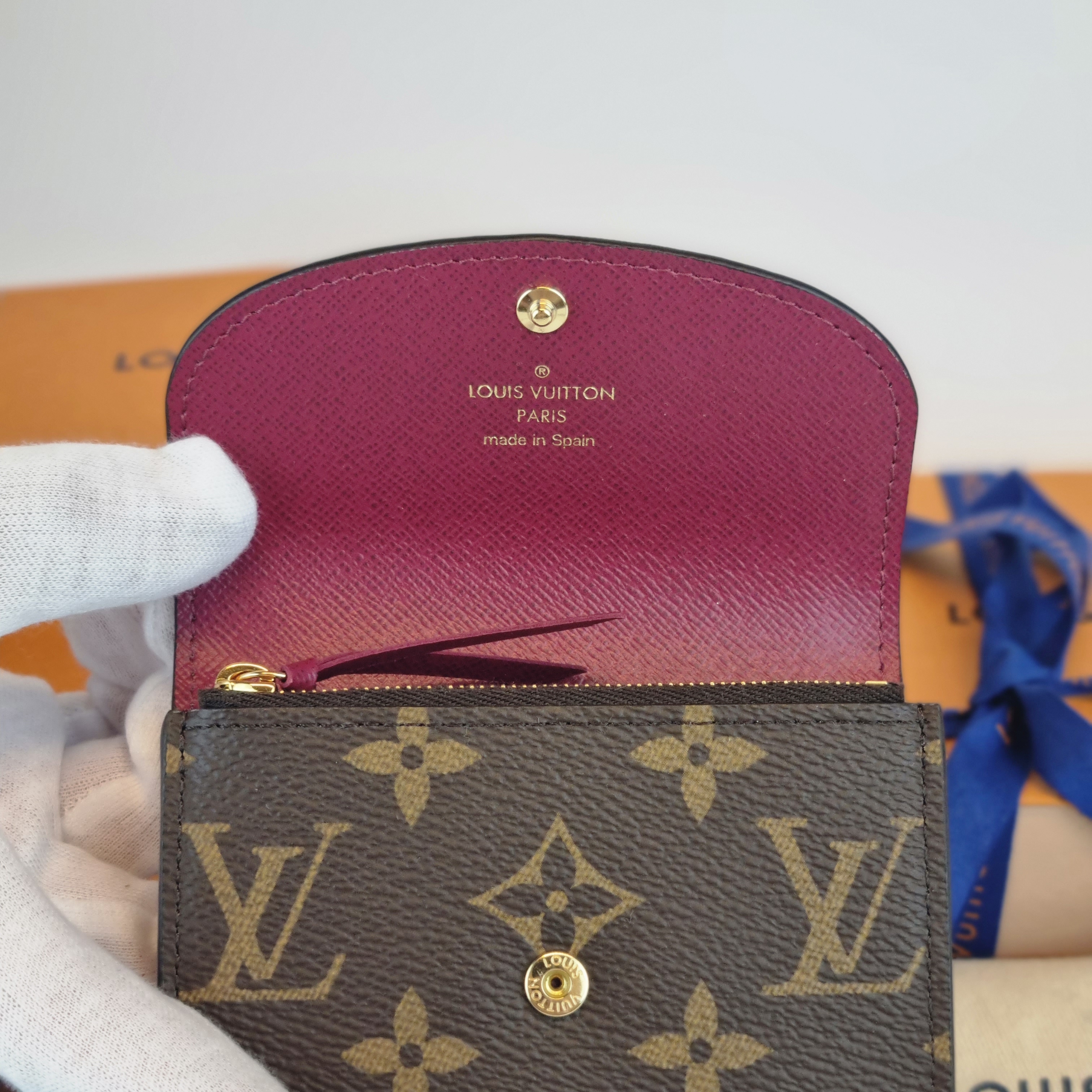 Louis Vuitton Rosalie Coin Purse Monogram Fuchsia 착용 스타일 - 4