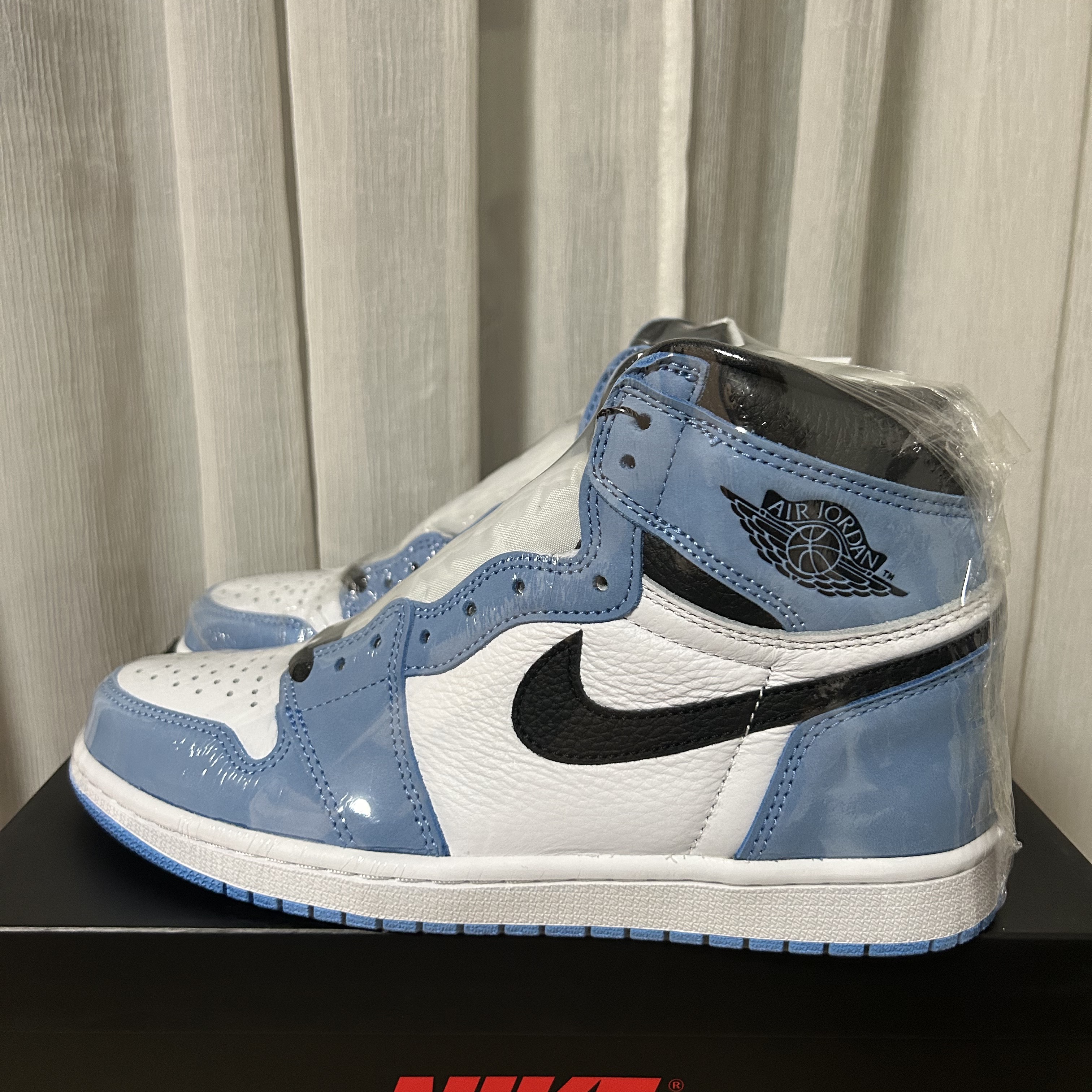 Jordan 1 Retro High OG University Blue 착용 스타일