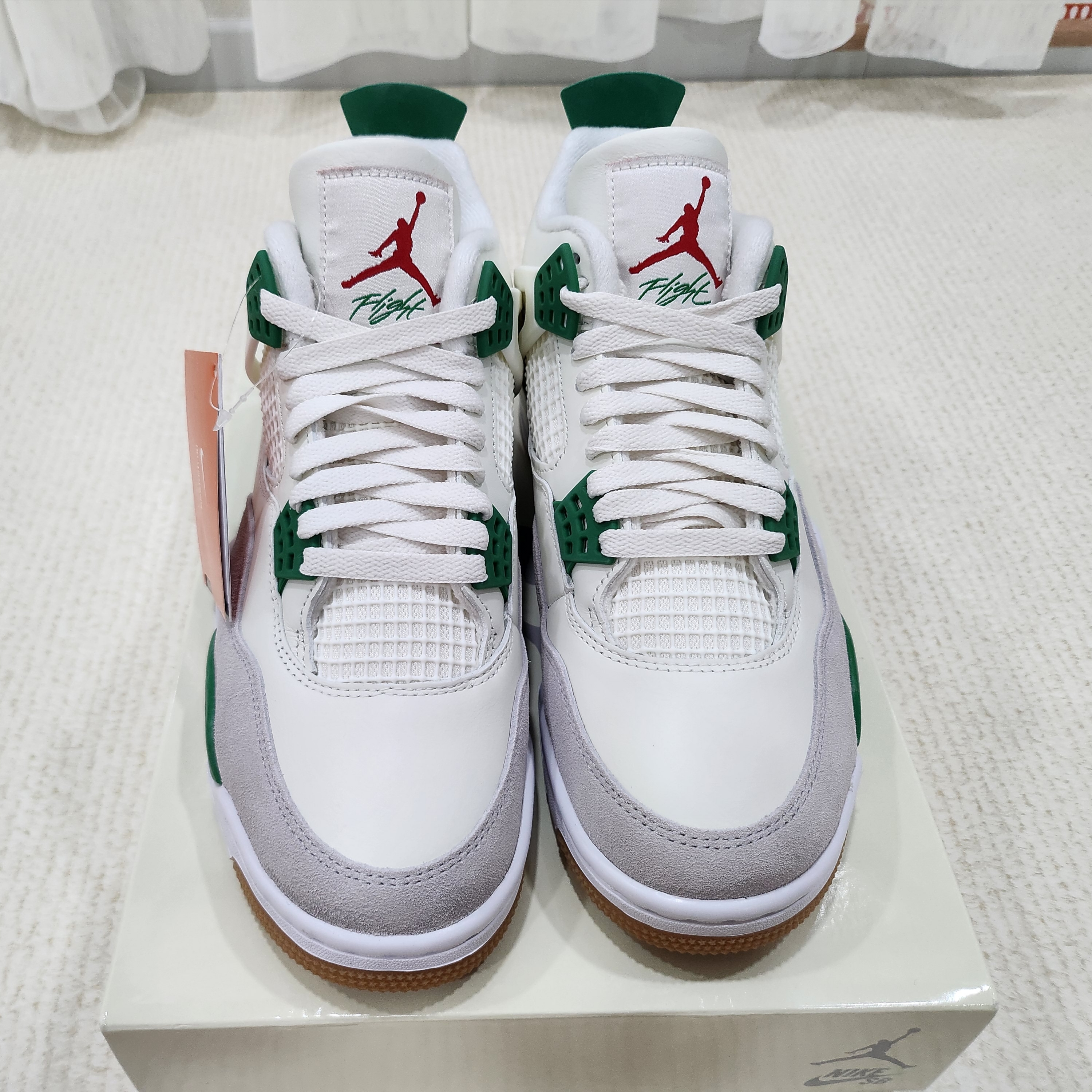 Jordan 4 x Nike SB Retro SP Pine Green 착용 스타일 - 1