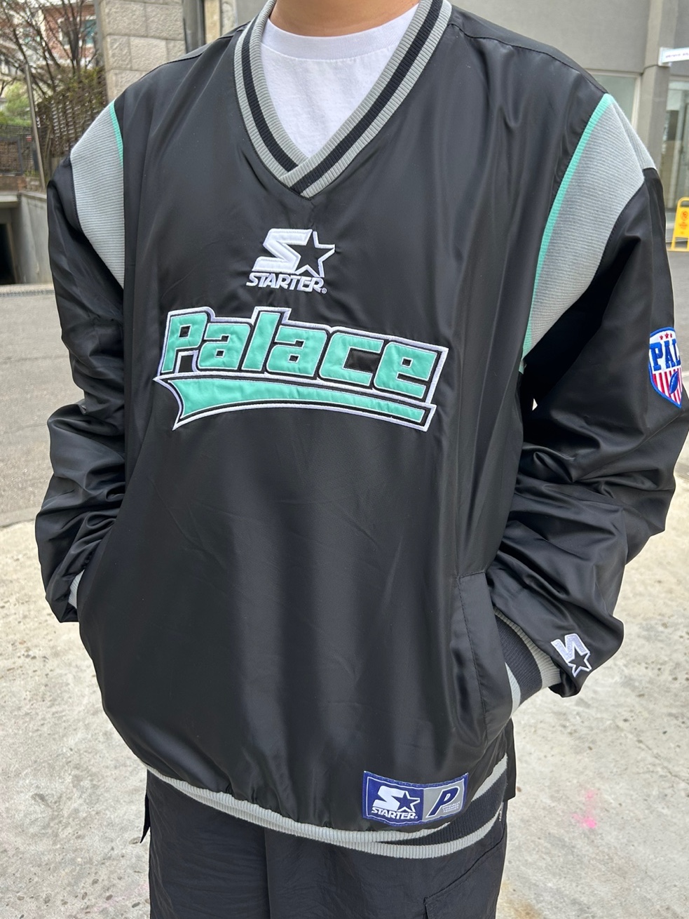 Palace x Starter Warm Up Pullover Black - 22FW, Nike x Stussy Air Force 1 '07 Mid SP Black and Light Bone 착용 스타일 - 2