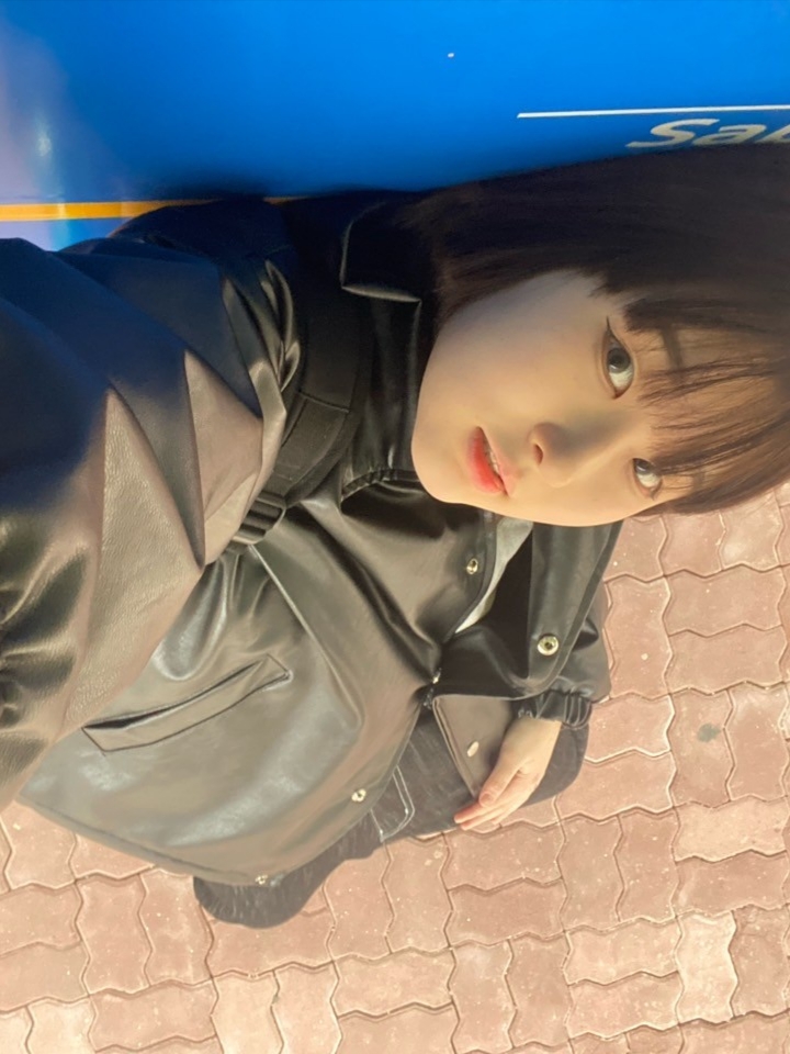 (W) Jordan x Billie Eilish T-Shirt Black - Asia, (GS) Jordan 1 Retro High OG Chicago 2022 착용 스타일 - 3
