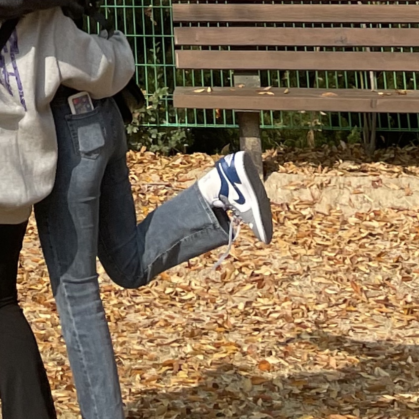 (W) Jordan 1 Low White Grey Blue 착용 스타일 - 2