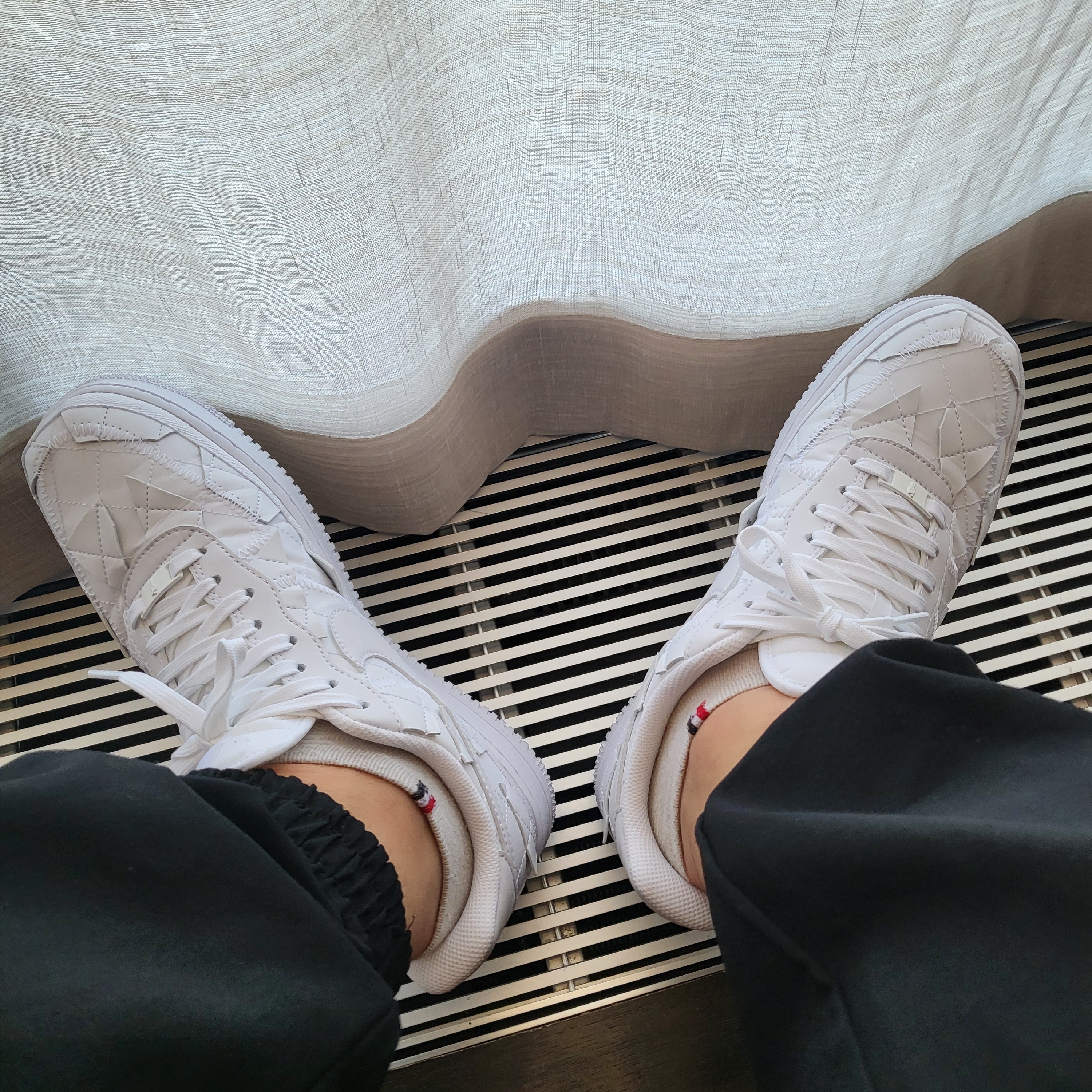 Nike x Billie Eilish Air Force 1 Low SP Triple White 착용 스타일