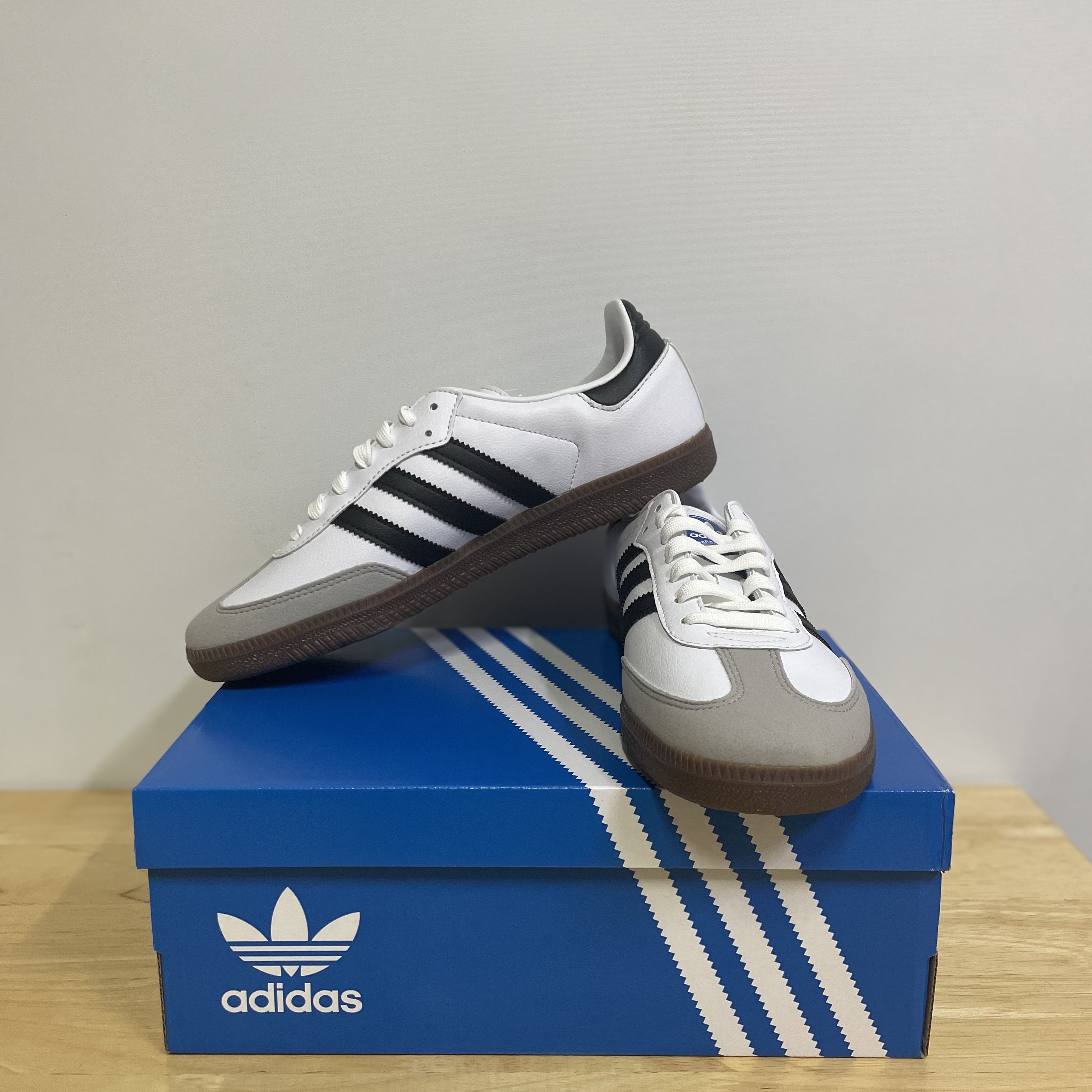 Adidas Samba Vegan White Black 착용 스타일 - 2