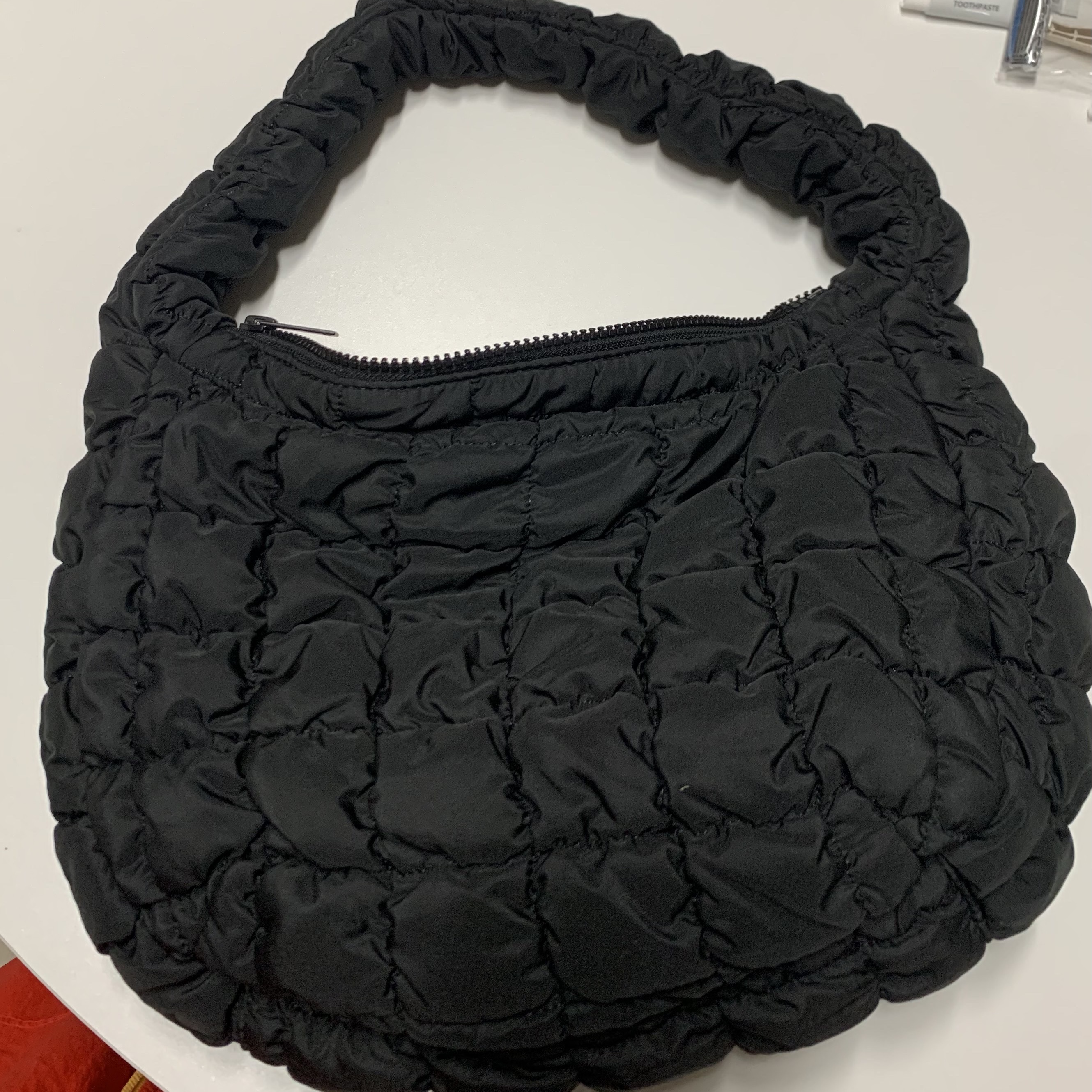COS Quilted Mini Bag Black 착용 스타일