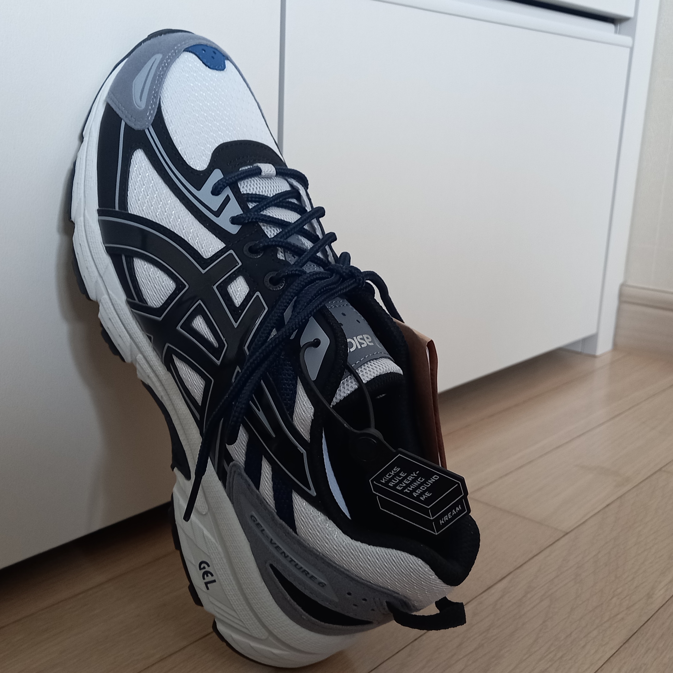 Asics Gel-Venture 6 SPS Glacier Grey 착용 스타일 - 3