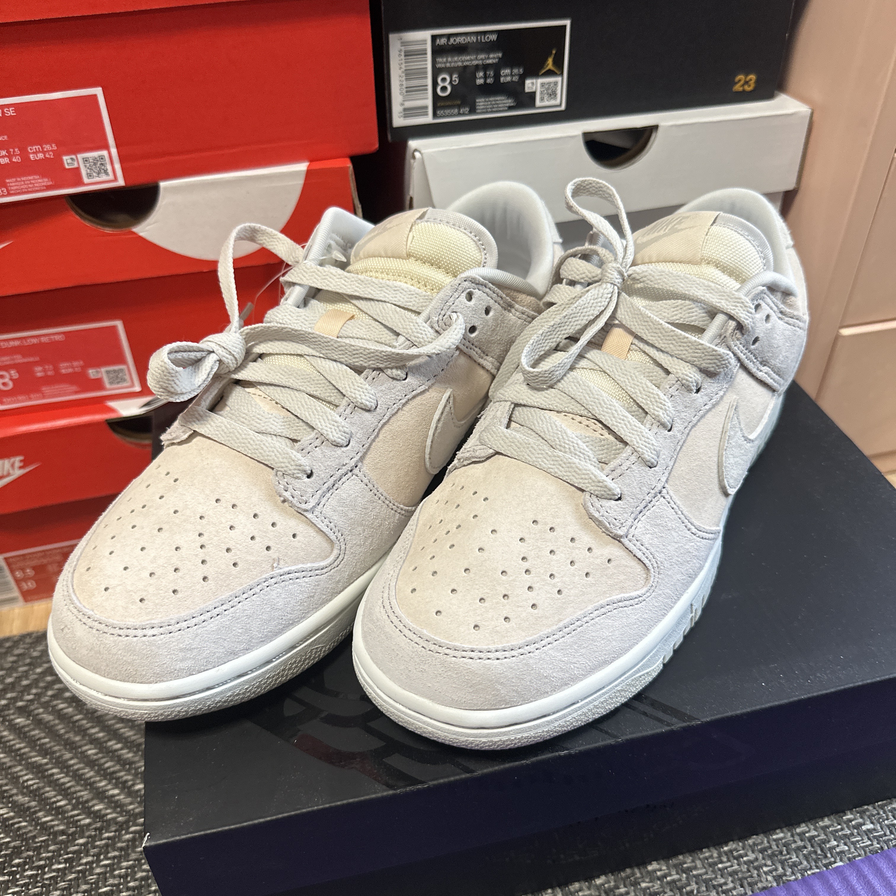 Nike Dunk Low Retro PRM Vast Grey 착용 스타일 - 2