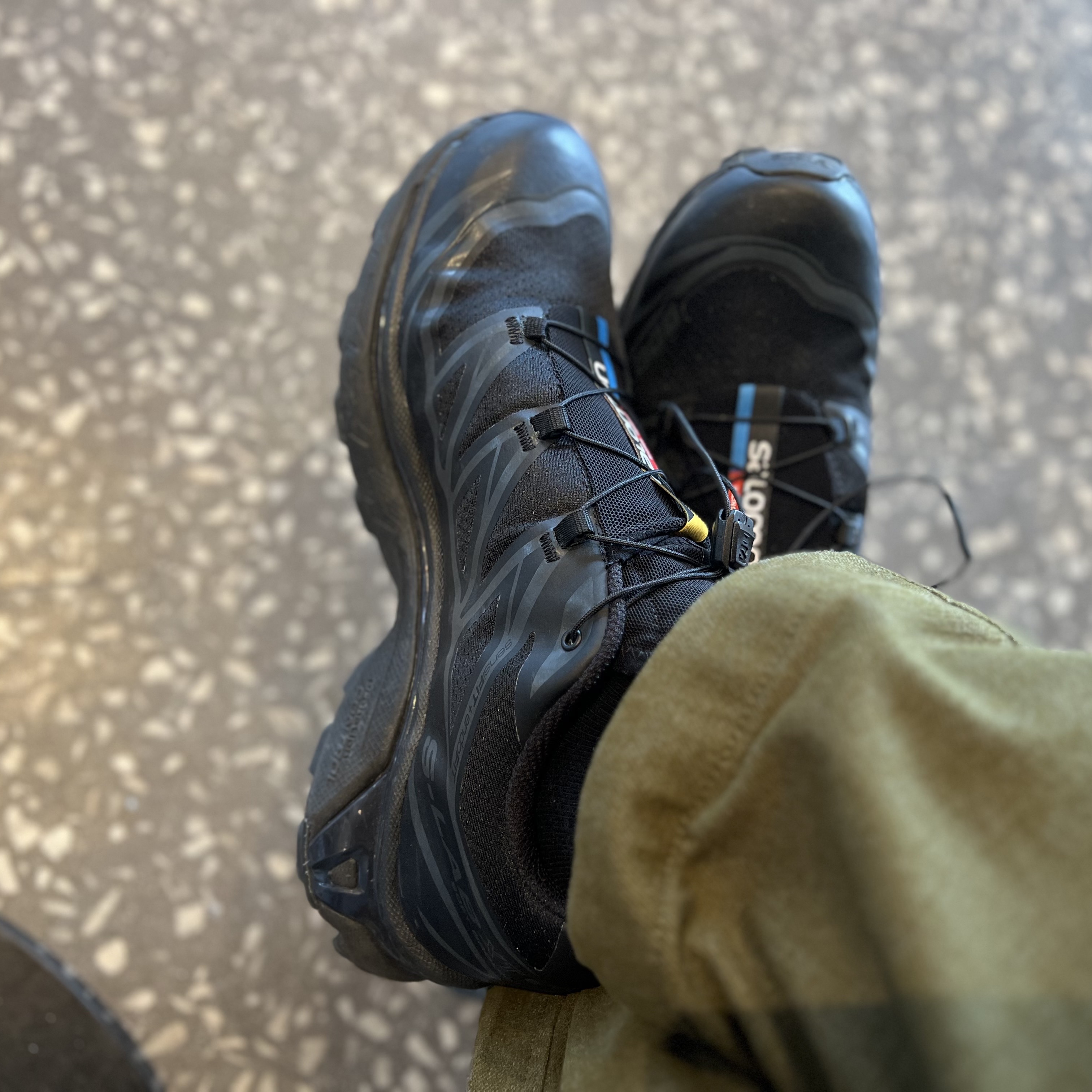 Salomon XT-6 ADV Black 착용 스타일 - 2