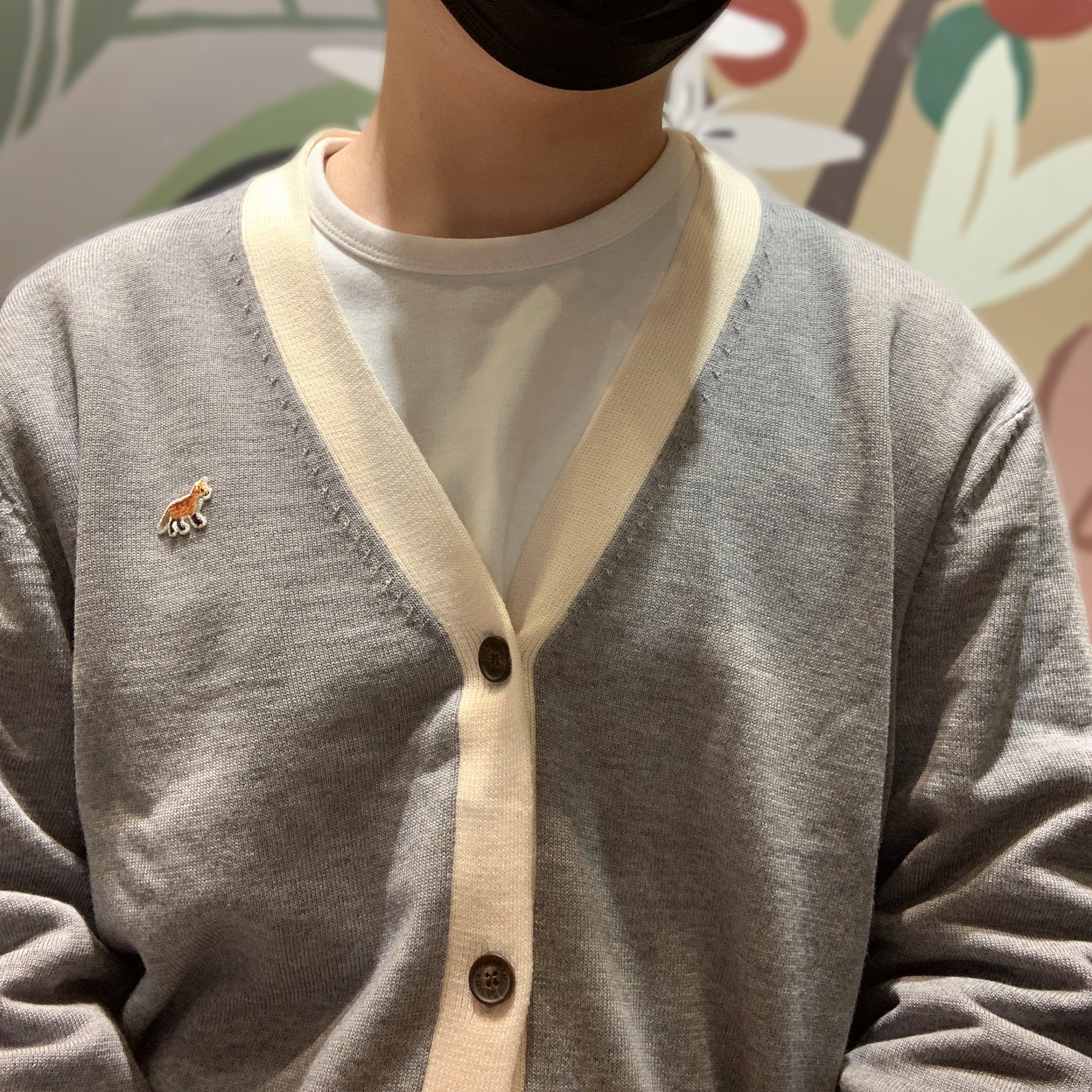 Maison Kitsune Baby Fox Patch Bi-Color Classic Cardigan Grey Melange 착용 스타일