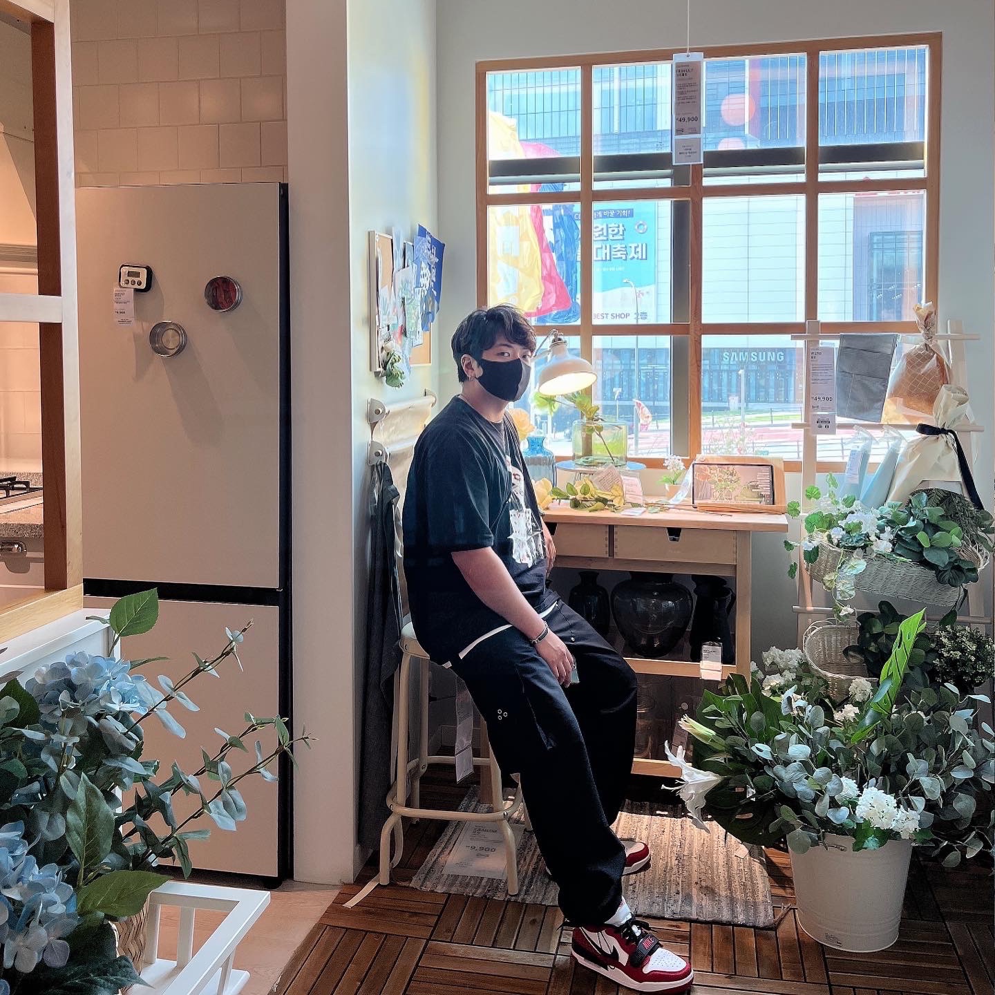 Jordan Legacy 312 Low Chicago 2022, Stussy House Of Cards T-Shirt Black 착용 스타일