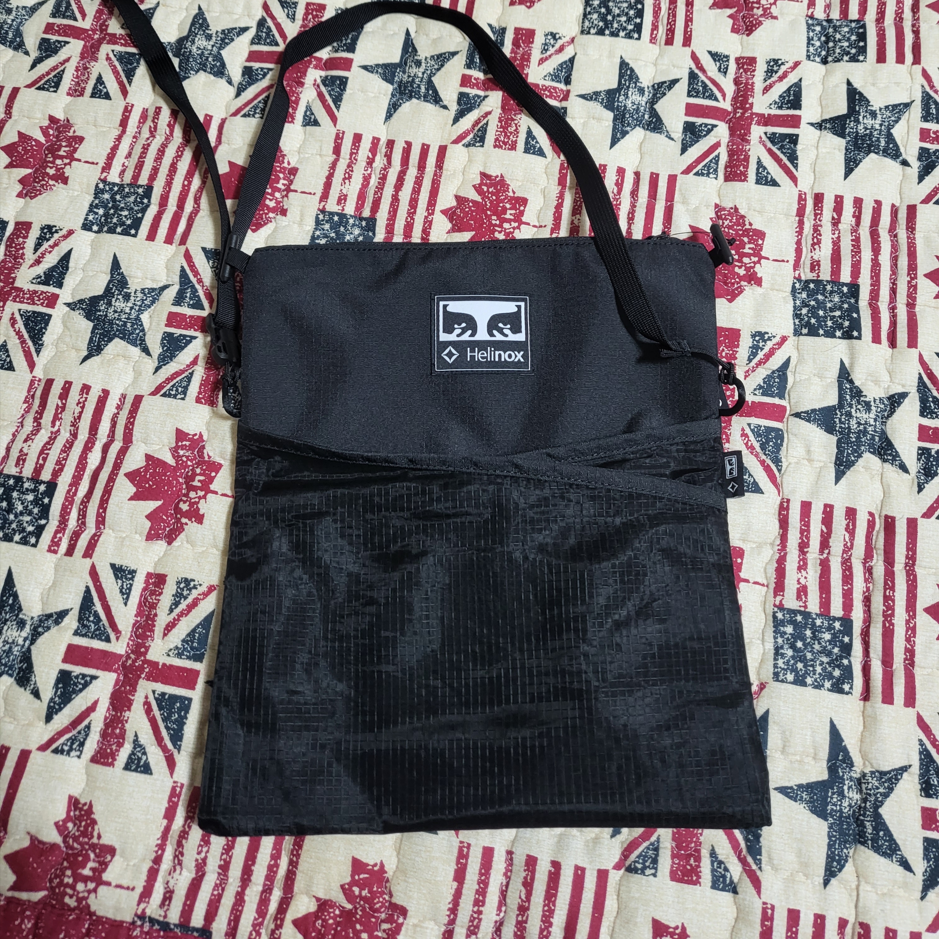 Helinox x Obey Sacoche STD 1 Black 착용 스타일