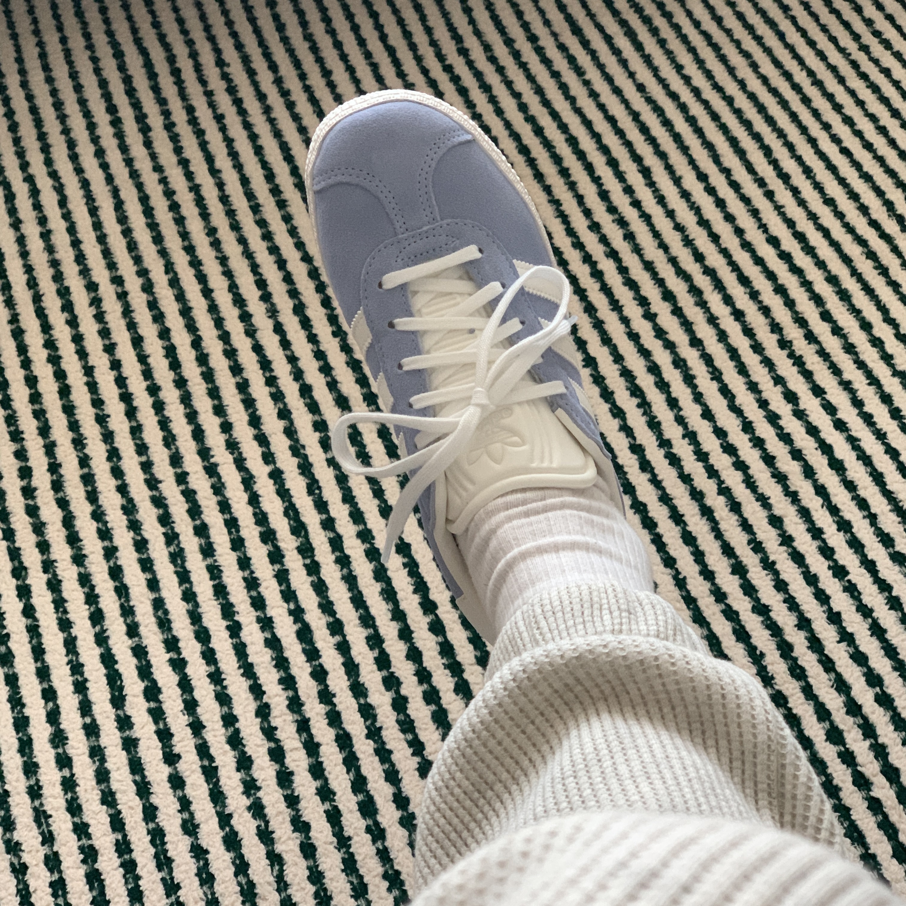 (J) Adidas Gazelle Blue Dawn 착용 스타일