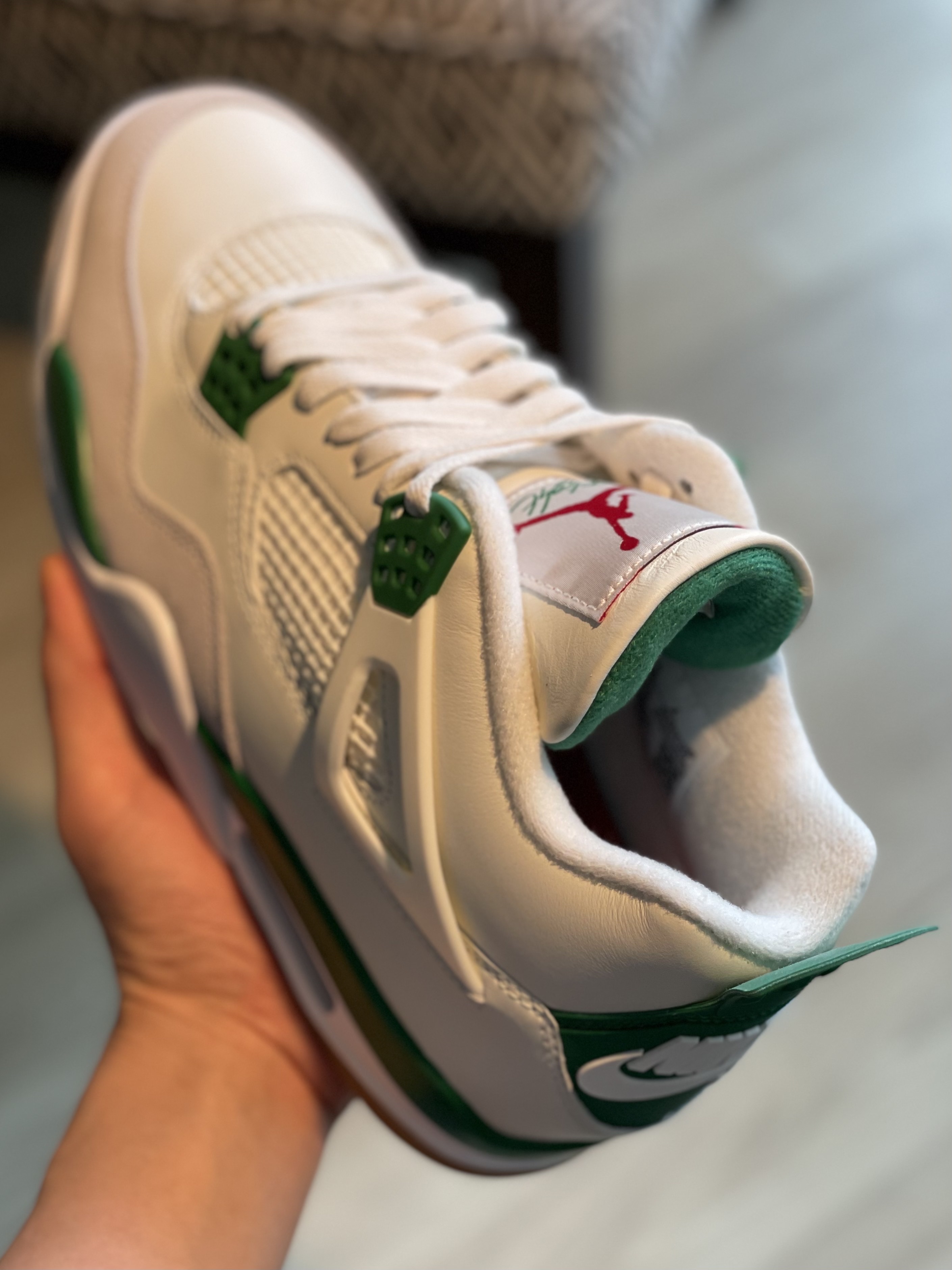 Jordan 4 x Nike SB Retro SP Pine Green 착용 스타일