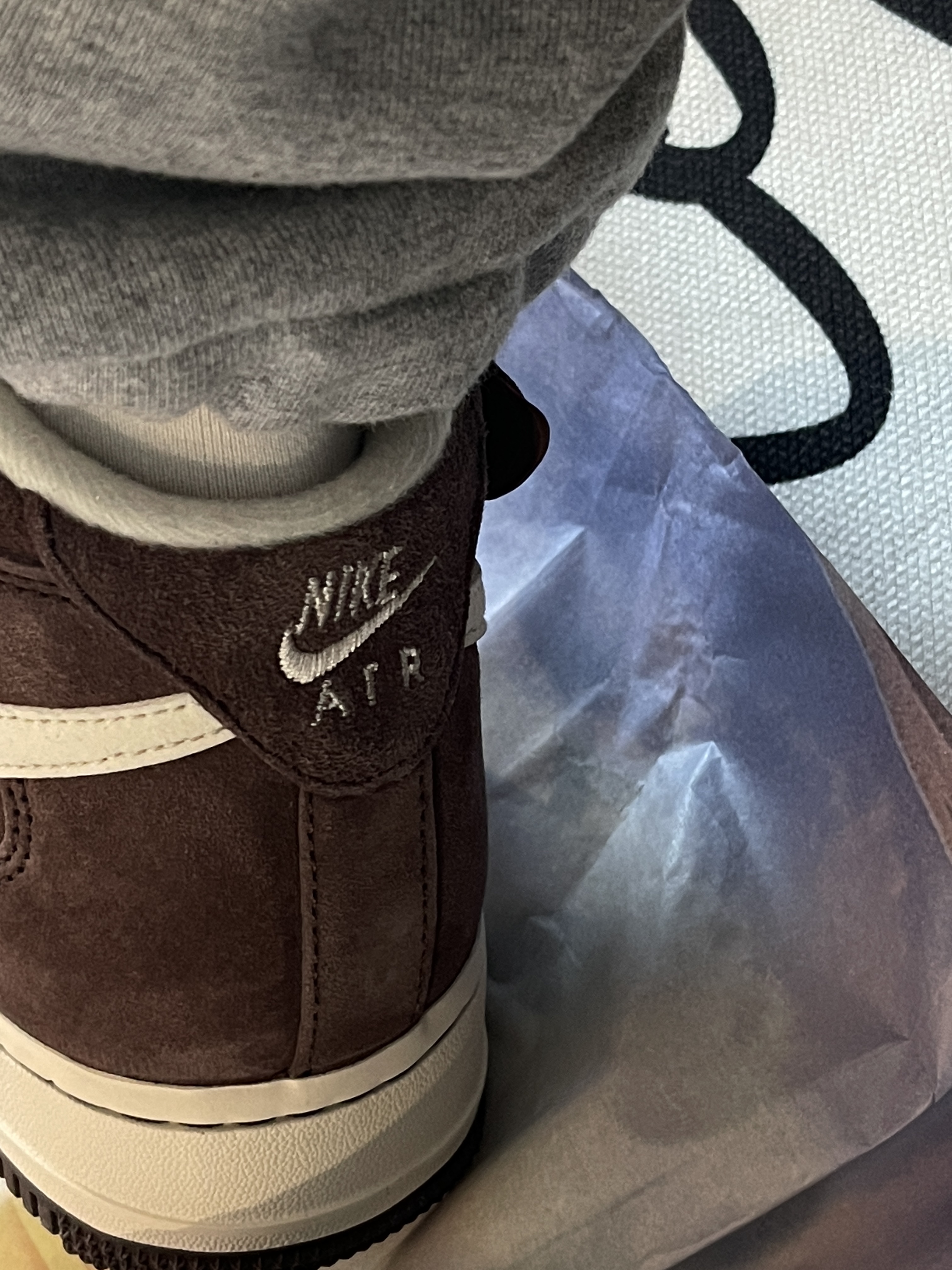 Nike Air Force 1 Mid '07 QS Chocolate 착용 스타일 - 4