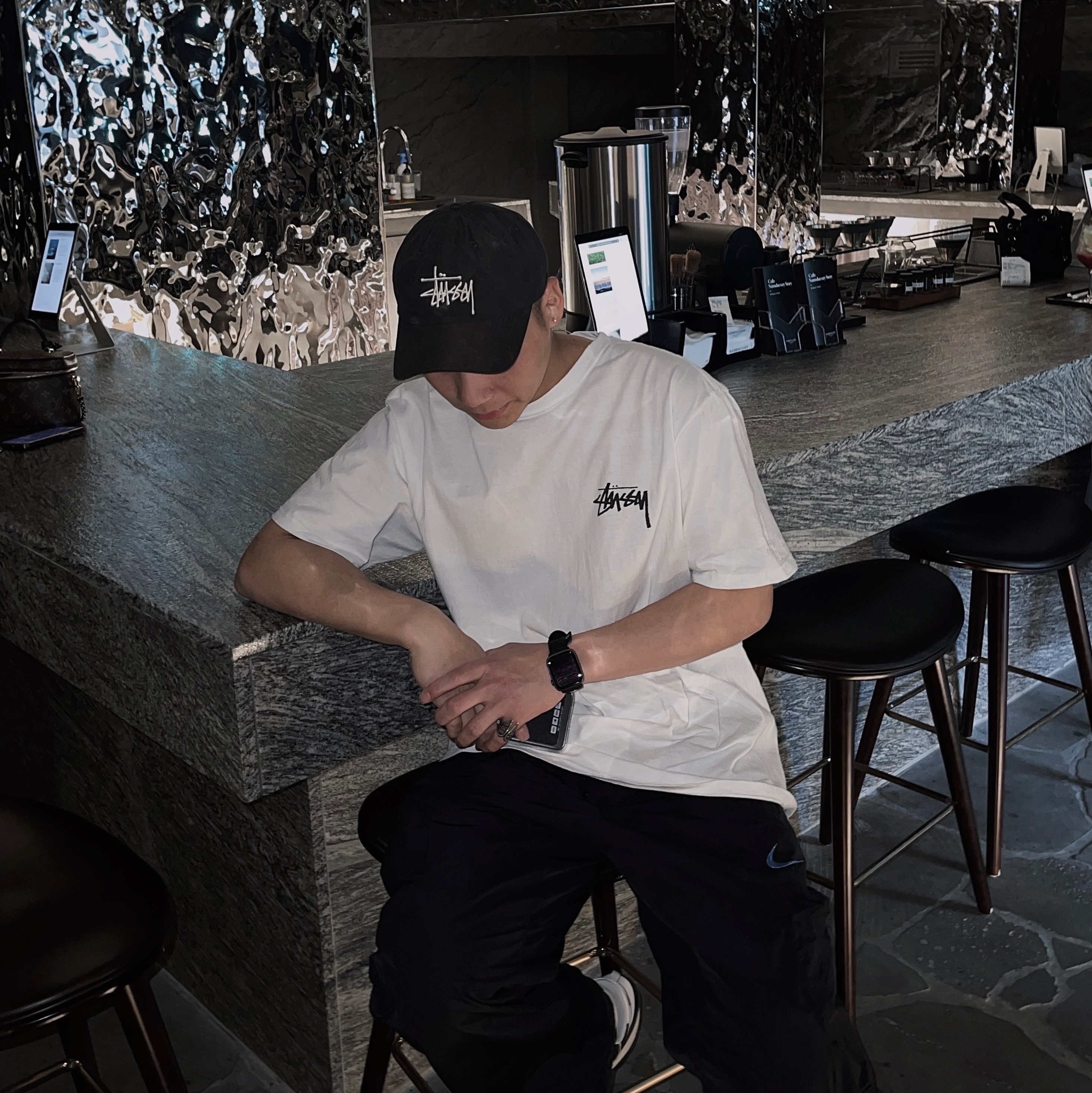 Stussy 8 Ball Pigment Dyed T-Shirt Natural - 22SS, Stussy Bio Washed Big Logo Low Pro Cap Charcoal 착용 스타일
